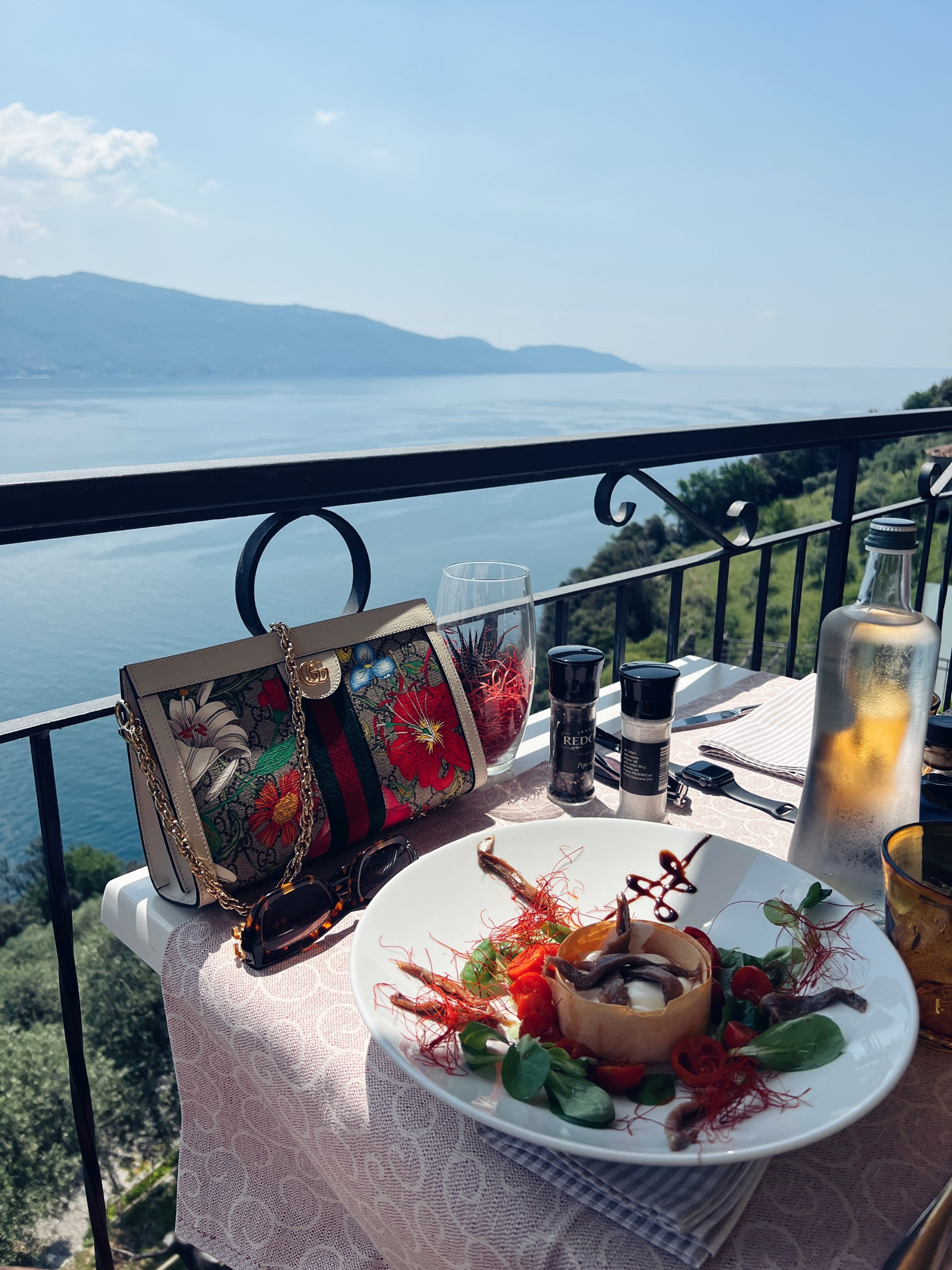 Vacanza italiana sul lago di Garda con una delle mie borse preferite: Gucci Ophidia stampa Flora 🌸❤️ 


#LTKitbag #LTKunder100 #LTKtravel