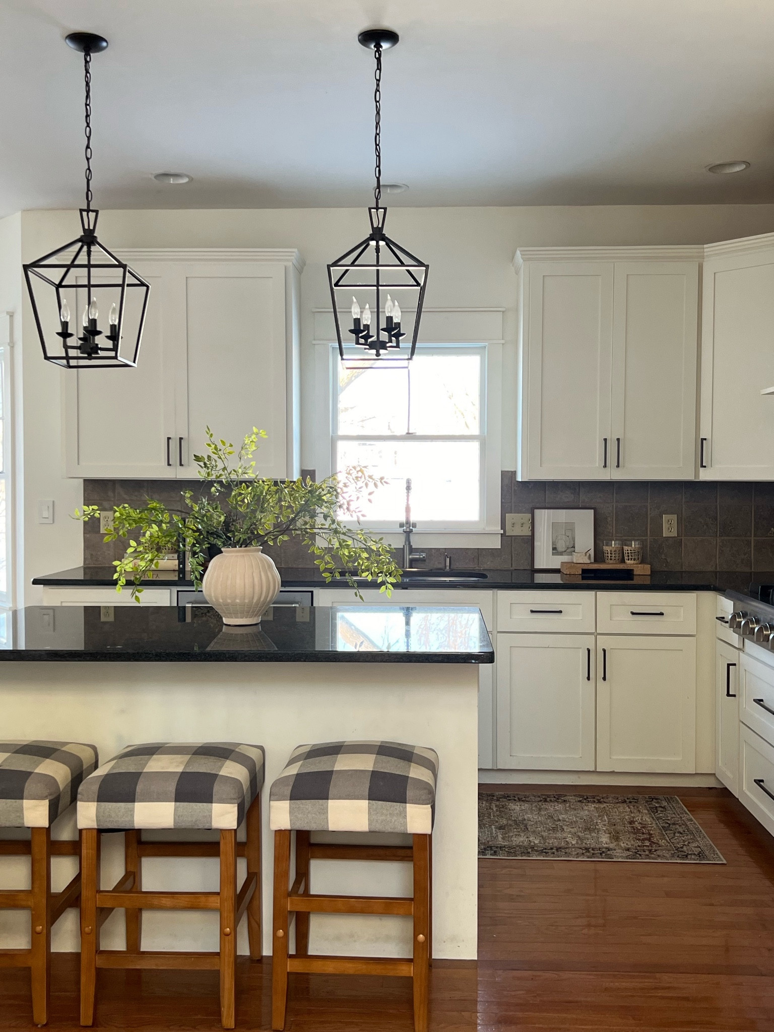 Kitchen home decor, affordable home decor, spring florals, faux florals, Amazon home find, spring decor 

#LTKhome #LTKSeasonal