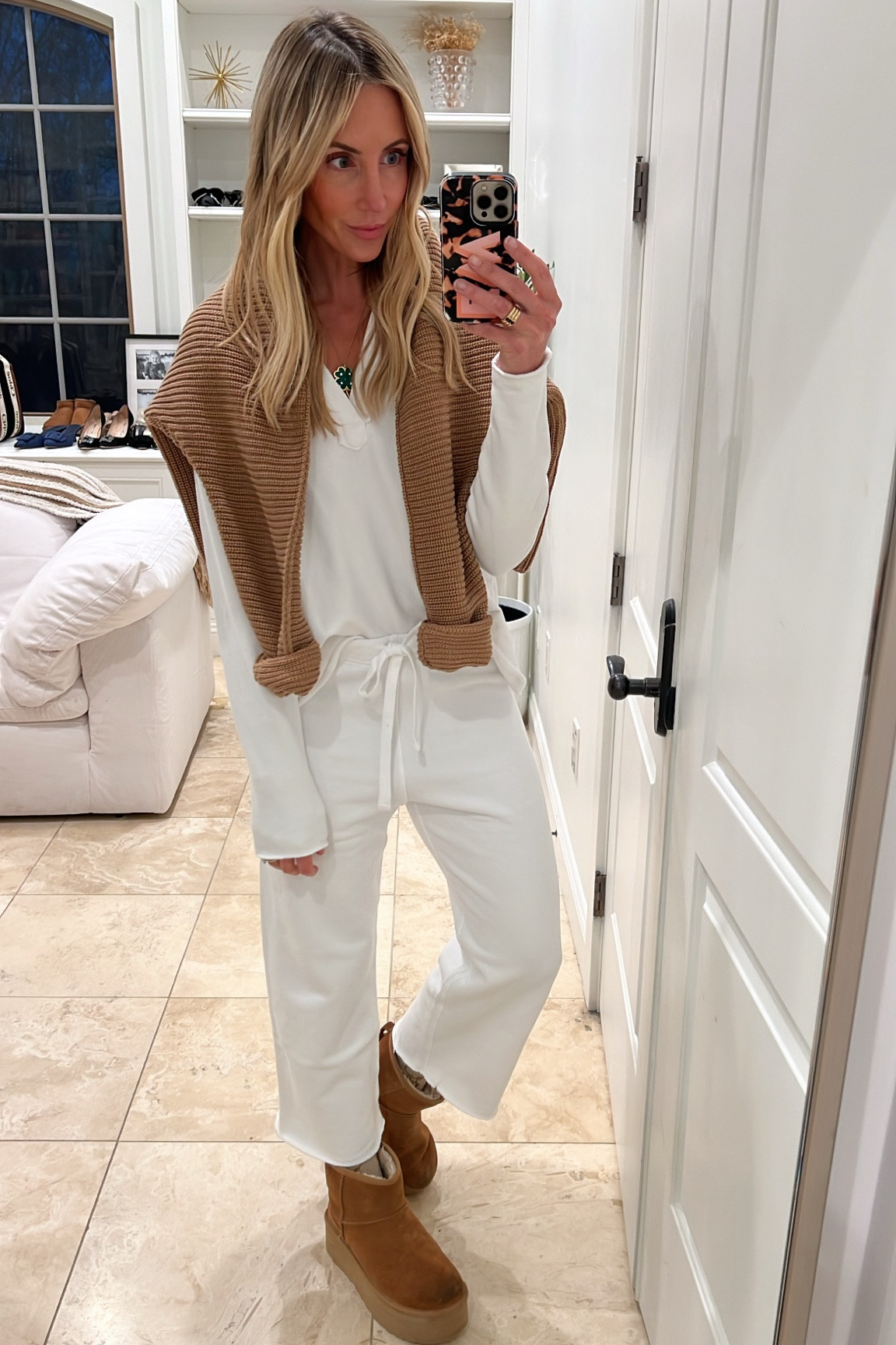 Obsessed with this travel and lounge set. 100% cotton! 