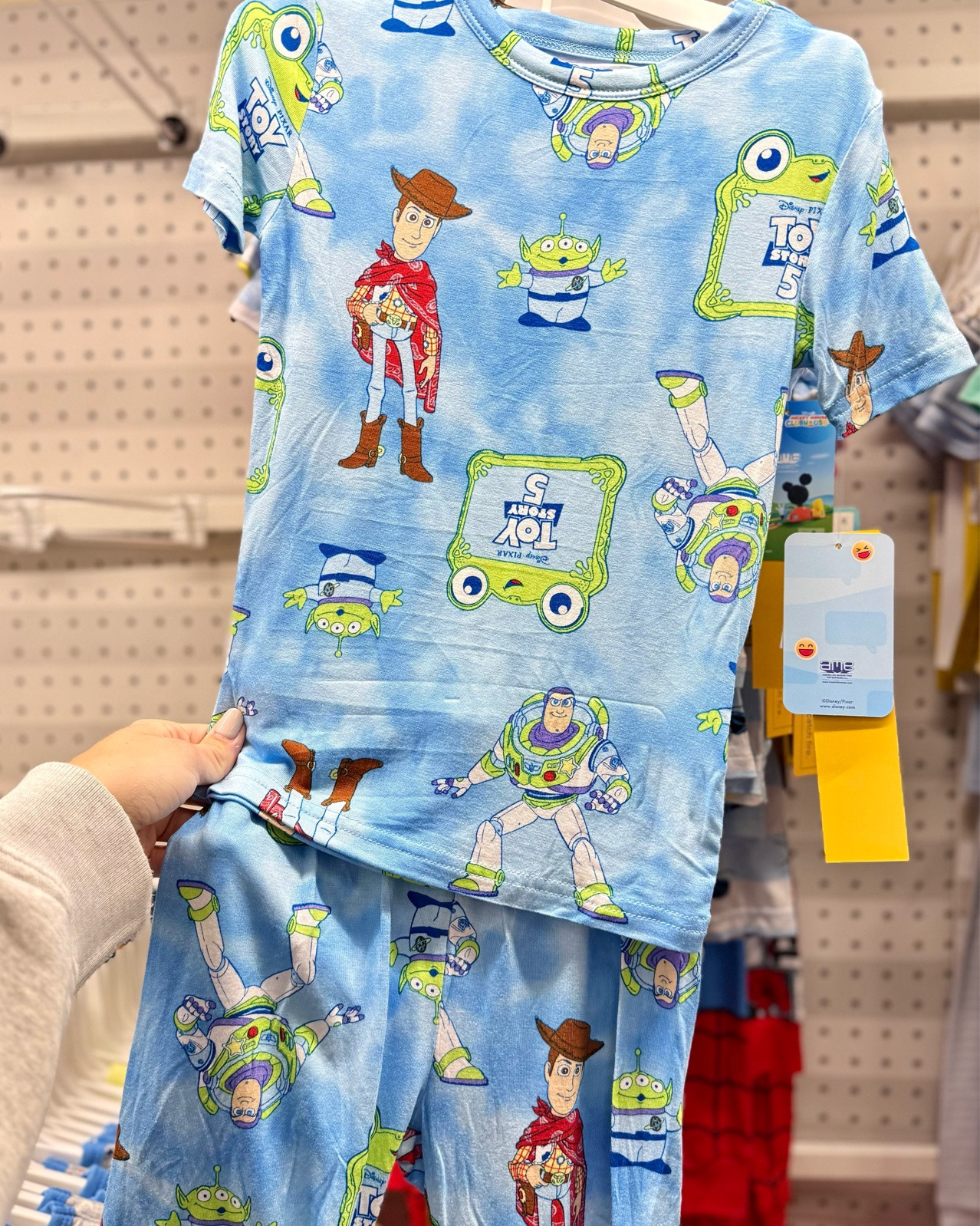 SO many new Toy Story finds dropping right before the movie release next month 👀💚💙
-
#toystory #toystory5 #toystorytoys #toystorymovie #kidstoys #viraltoys #newtoys #target #targetmom #targetfinds #targetfinds #targetstyle #toystorytheme #toystoryclothes  #toddlerboy #toddlerboystyle