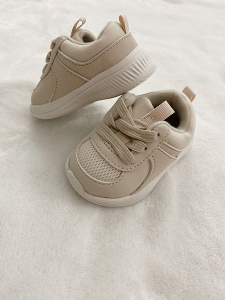 Neutral baby sneakers
#babysneakers
#babyshoes
#babyboyshoes


#LTKbaby