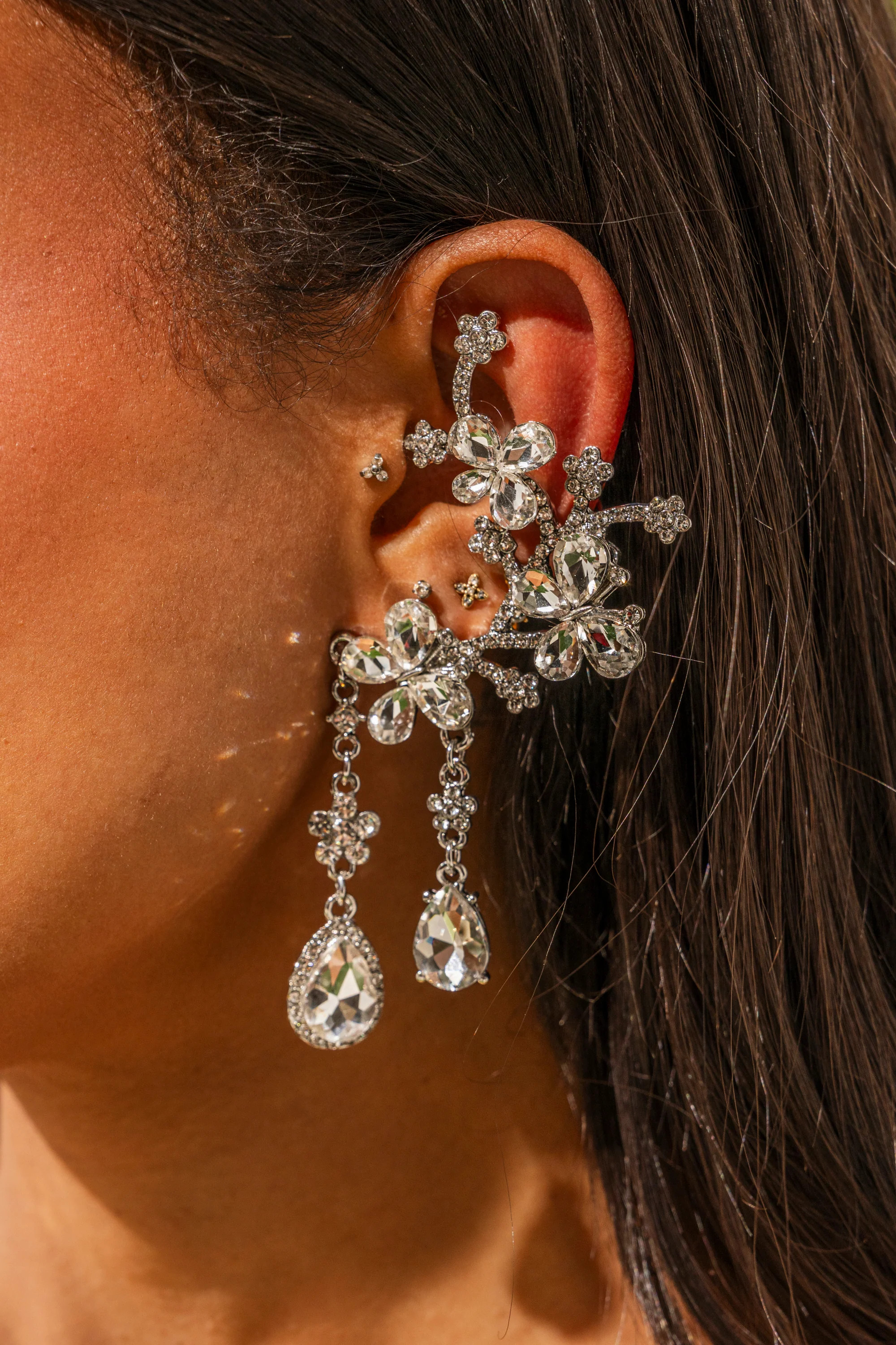 WRAPPED AROUND EARRING | AKIRA