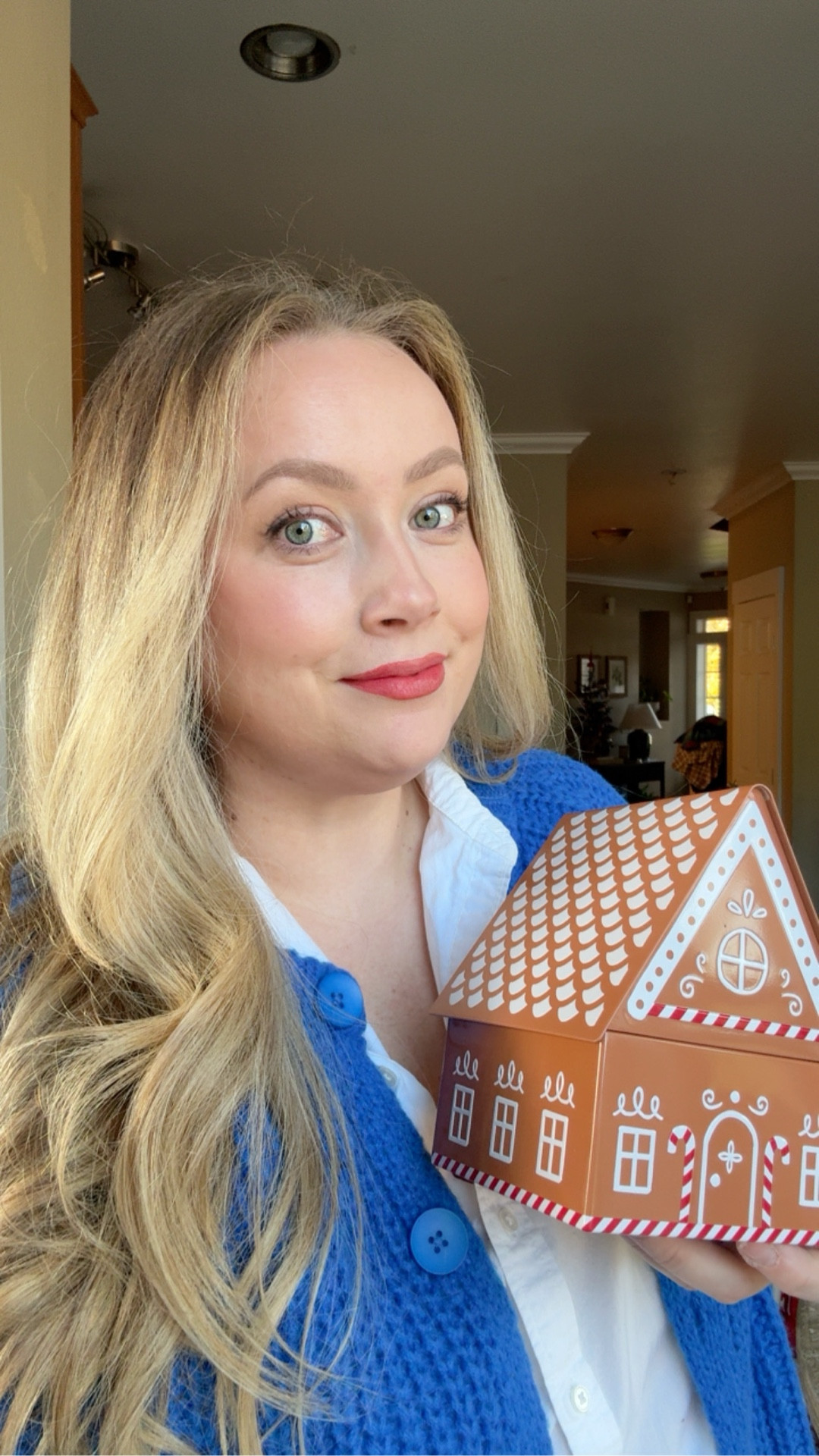 Gingerbread cookie tins for Christmas teacher gifts ftw! ✨🎄

#teachergift
#christmashostessgift
#holidaytreats 

#LTKHoliday #LTKSeasonal #LTKCyberWeek