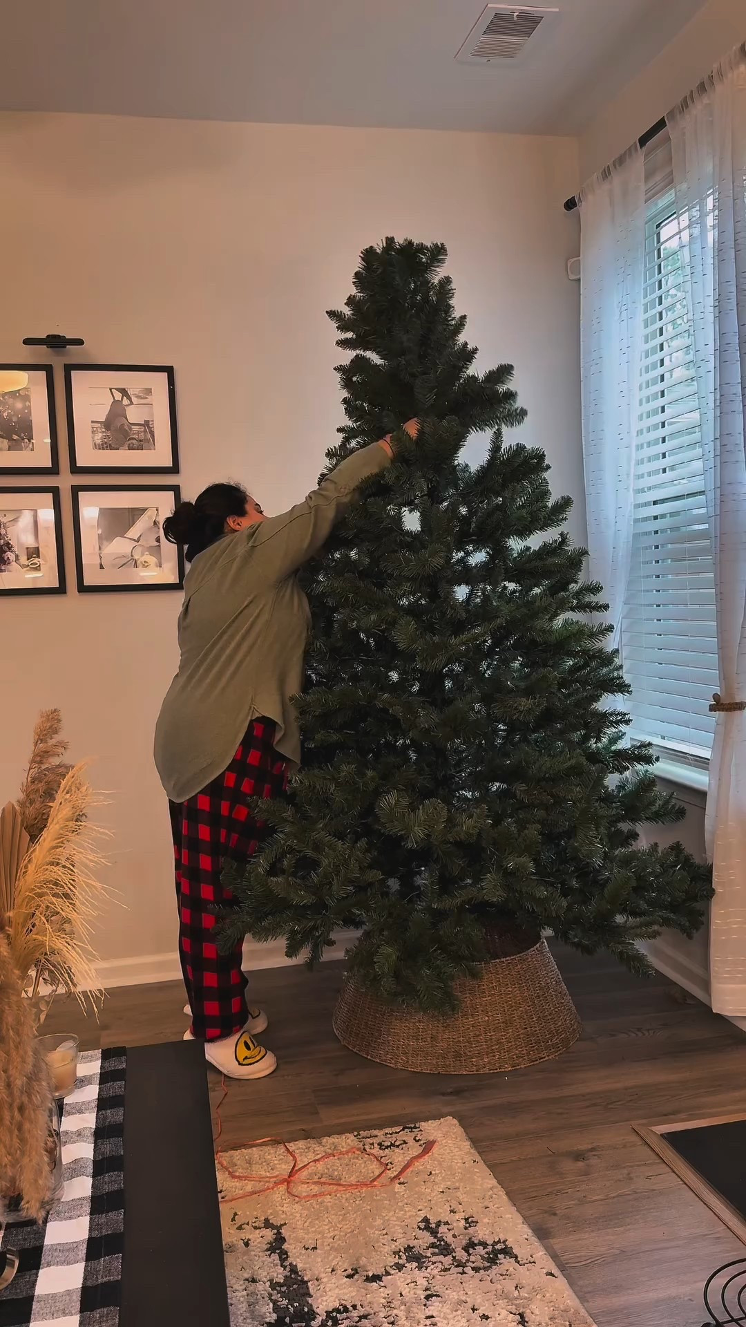 My favorite time of the year ❤️✨
.
.
.
#christmastimeishere #christmastime #christmasdecor #christmasdecorations