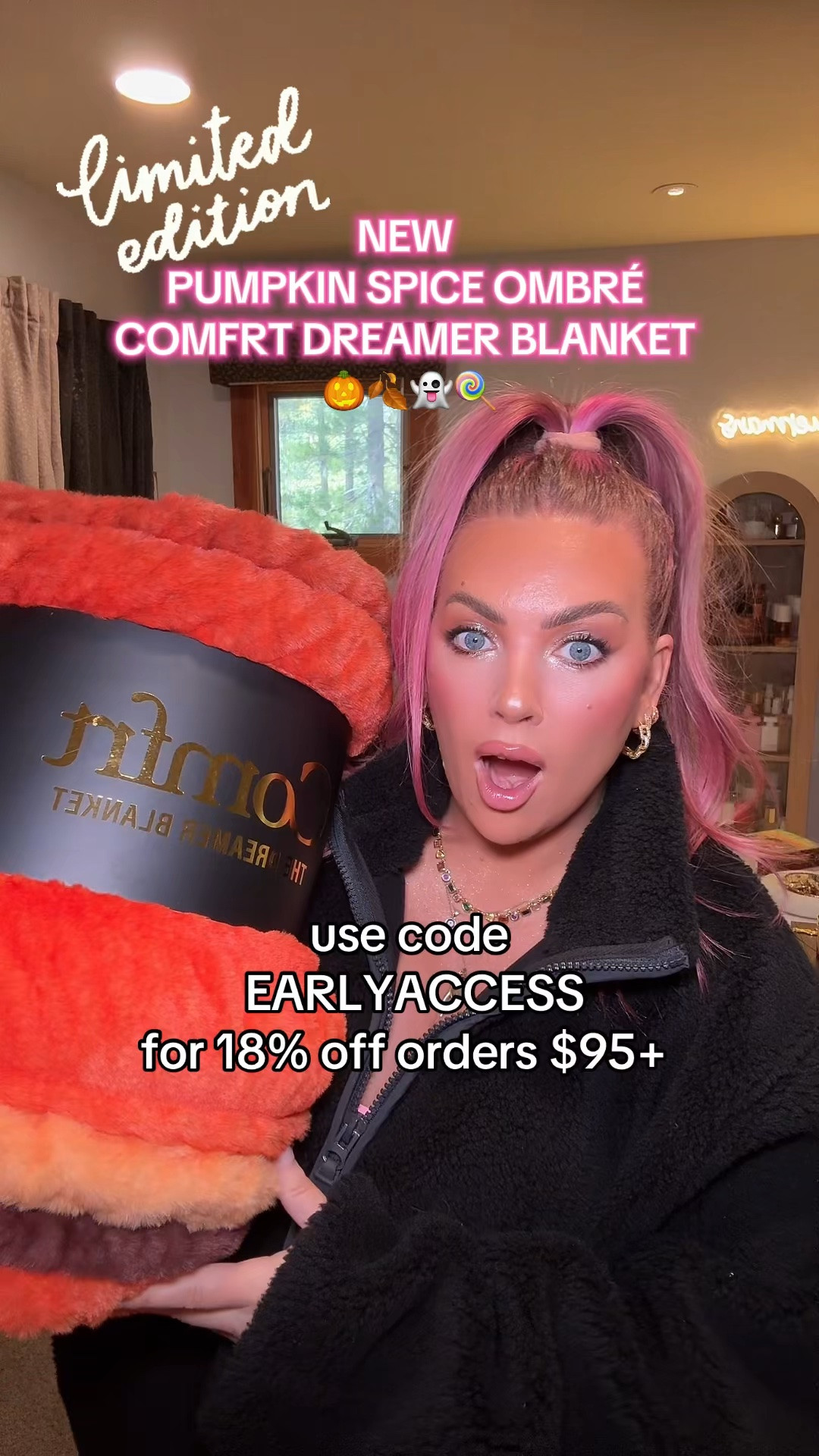 Limited edition dreamer blanket in pumpkin spice ombré from comfrt 🎃👻🍂🍭