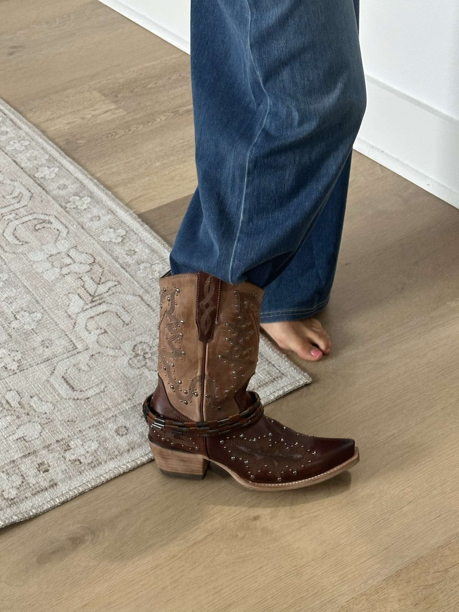 @Freebird Stores size 8. Step into WISTERIA - a fierce fusion of outlaw spirit and high-fashion flair. Handcrafted in rich distressed leather, this tall western boot commands attention with contrasting stitching, metal studs, and a wrapped harness.


#LTKgrwm #LTKSeasonal #LTKootd