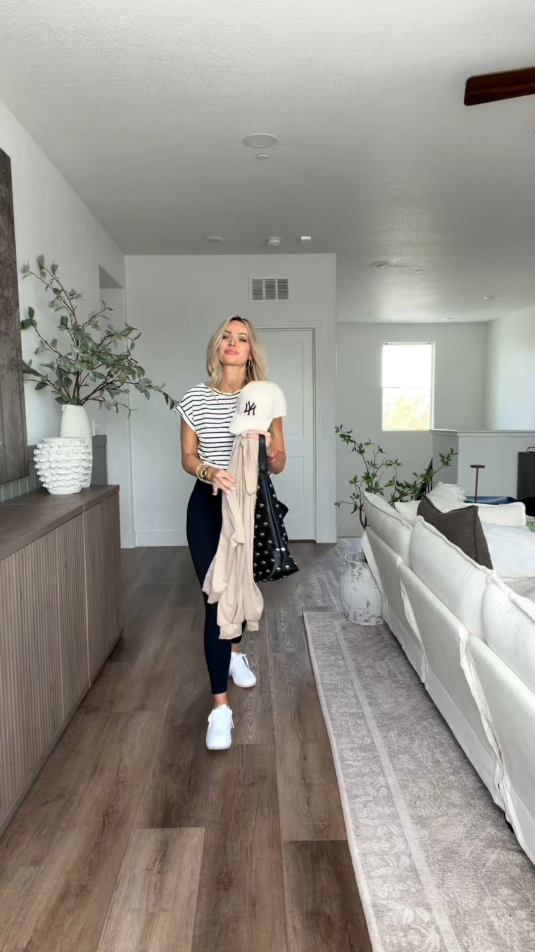 Must Have Amazon outfit I'm telling all my friends about! comment FALL below and I will message you all the details!

Lululemon look for less pullover, leggings,  Fall bags and more!

#falloutfitideas #falloutfitinspo #momoutfit #outfitinspo #everydayoutfits #casualstyle #casualoutfitideas #fallstyle