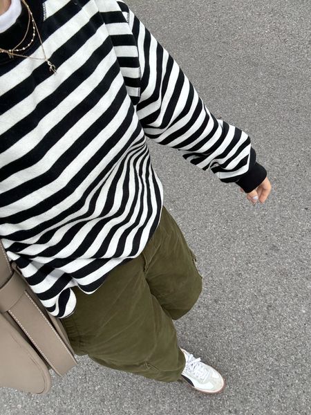 Love a spring stripe moment

Black and white stripe, stripe sweatshirt, cargo pants, green cargo pants, affordable outfits

#LTKfamily #LTKfindsunder50 #LTKSeasonal