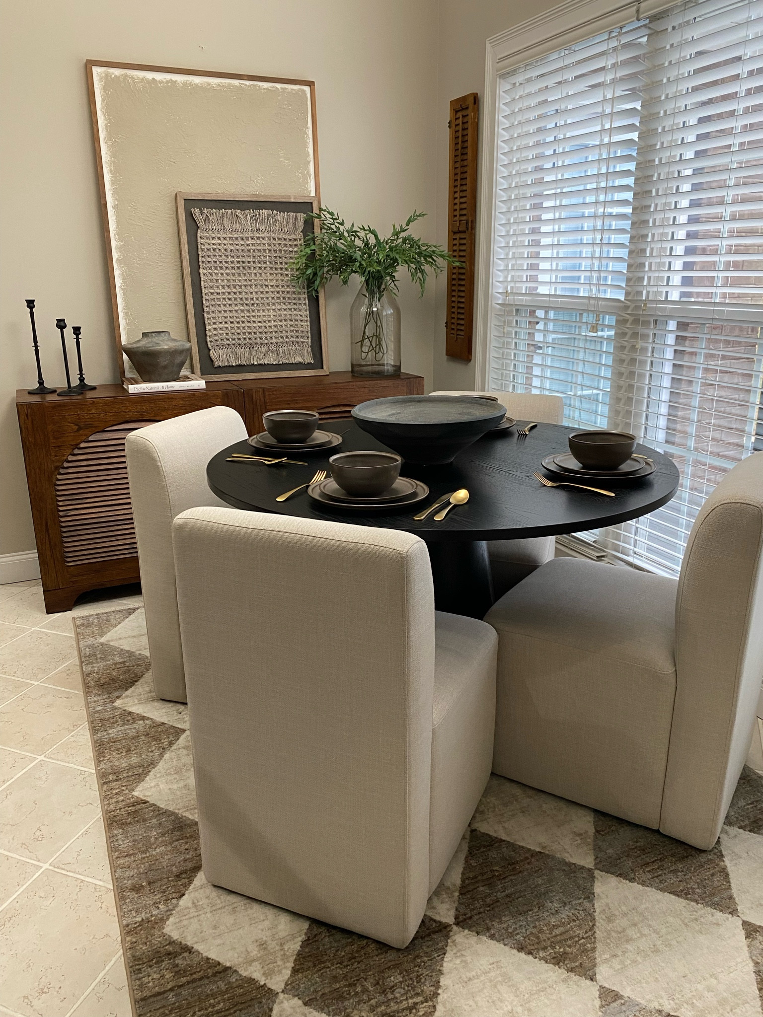 I’ve always had a thing for dinnerware. I’ve had so many different sets throughout the years while my mom still has the same set for at least 40+ years that she uses everyday. I’ve rounded up a few of my favorite sets that are budget friendly that I’ve linked in my LTK. Have a great week! Can you believe 2024 is almost over?!  


#LTKHome #LTKSaleAlert #LTKFindsUnder50