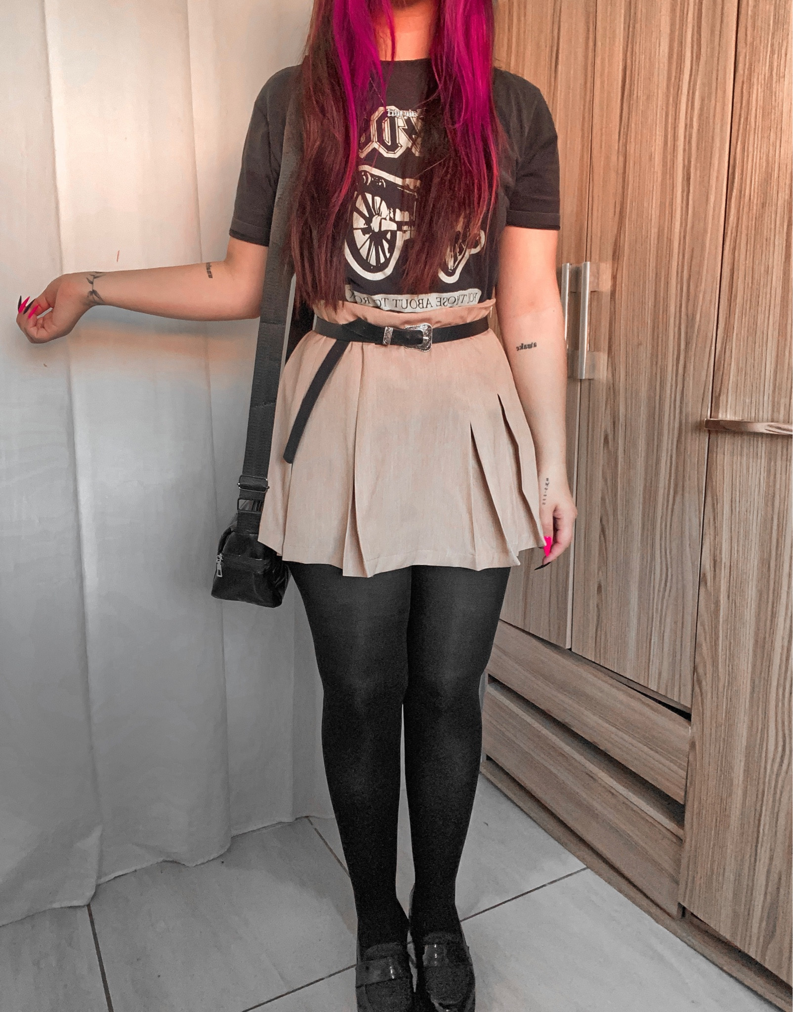 Ig @vllentina | https://vm.tiktok.com/ZMFRVRy6X/

Casual look
• Coturno
• Bota
• Boots
• Combat boots
• Platform boots
• Bota plataforma
• Cropped
• Calça alfaiataria
• Alfaiataria 
• Calça 
• Calca preta
• Black Pants
• Pants
• Long pants
• Bag
• Fashion
• Look casual
• Casual outfit
• Casual look
• Elegant look
• Moda
• Fashion
• Summer look
• Alternative looks
• Loafer
• Moda
• Estilo elegante
• Estilo alternativo 
• Alternative style
• Rock style
• Camisa branca
• Camisa
• Camisa social
• Dark academia
• harness
• Body chain
• Blazer
• Cropped
• bolsa
• Bolsa preta
• Black bag
• All black look
• Inspiração de look
• Look do dia
• Ootd
• Outfit inspiration 
• Inspiration 
• Looks com saia
• Looks com cropped
• Roupas elegantes
• Roupas modernas
• Roupas 
• Look com bota

#LTKbrasil #LTKSeasonal #LTKstyletip