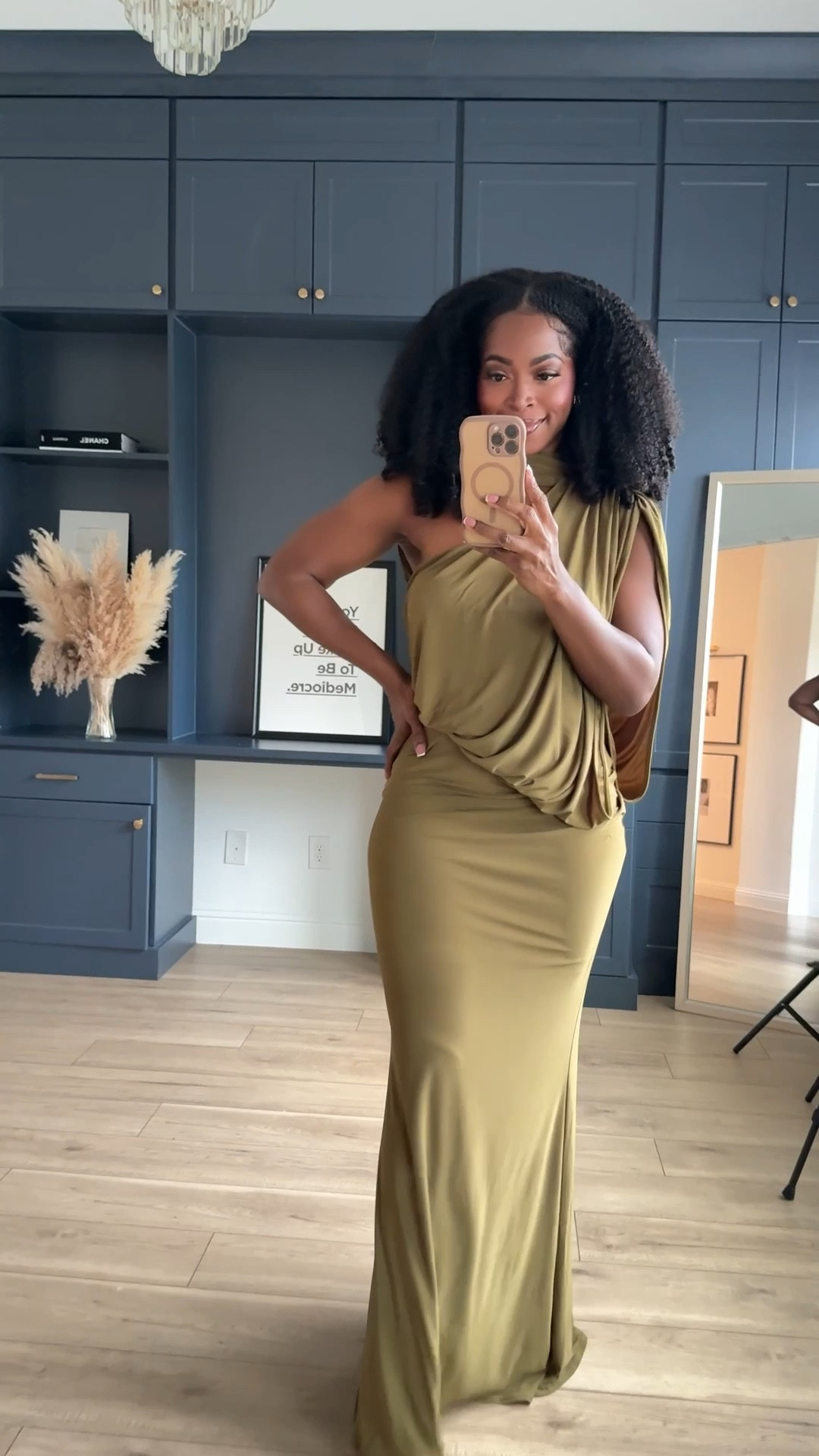 Shop this gorgeous dress 😻Perfect for a holiday party 🎄

#LTKHoliday #LTKU #LTKMidsize