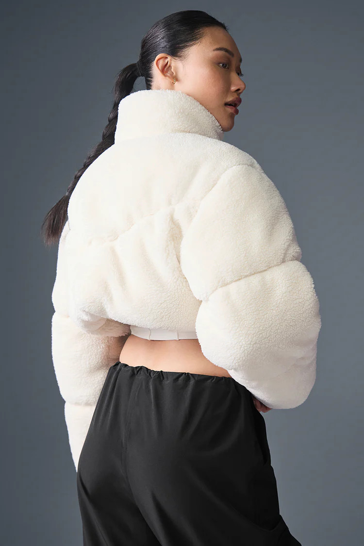 Model is 5’10.5” wearing SModel is 5’10.5” wearing SWearing Size SmallModel is 5’10.5... | Alo Yoga (US)