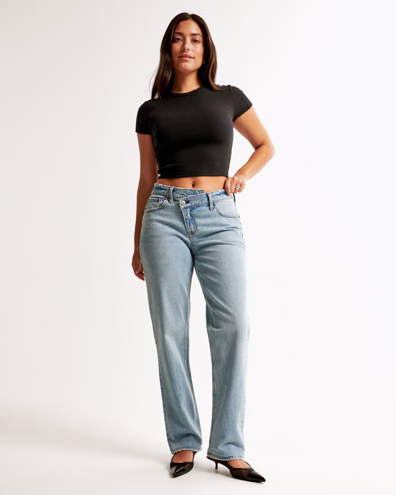 Women's Curve Love Mid Rise 90s Straight Jean | Women's Bottoms | Abercrombie.com | Abercrombie & Fitch (US)