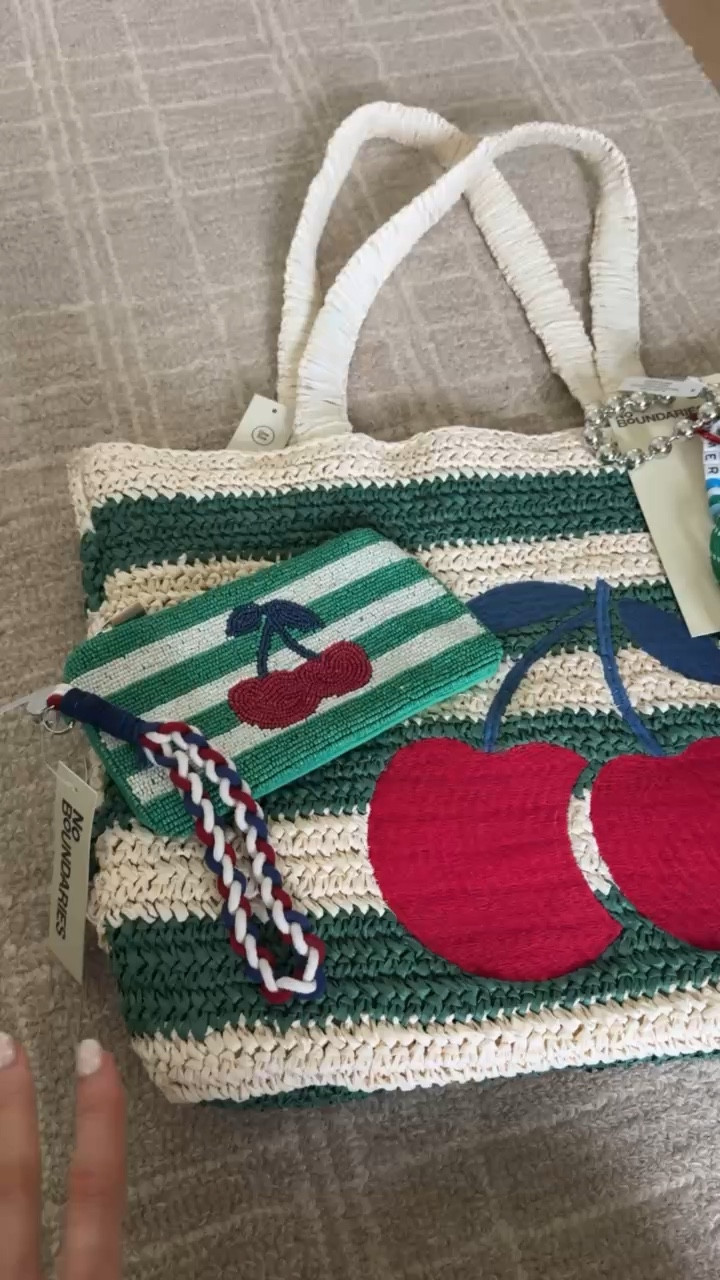 How adorable are these matching bags?! The beaded coin purse is just 🤌🏼✨

#walmart #matchingbags #cherrybag #momlife #ootd #giftsforher #walmartfinds

#LTKdayinmylife #LTKSeasonal #LTKBeauty