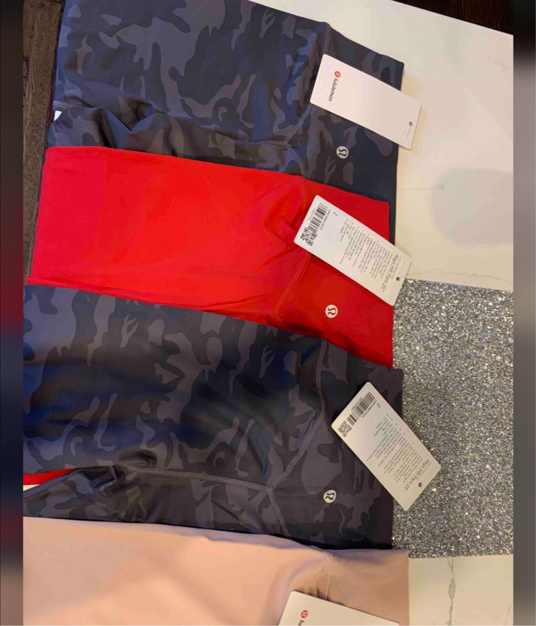 Lululemon leggings under $30 #dhgate #dhgatefinds #luxuryforless 

#LTKHoliday