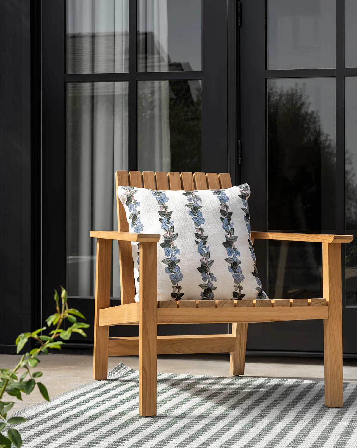Gilda Outdoor Lounge Chair | McGee & Co. (US)