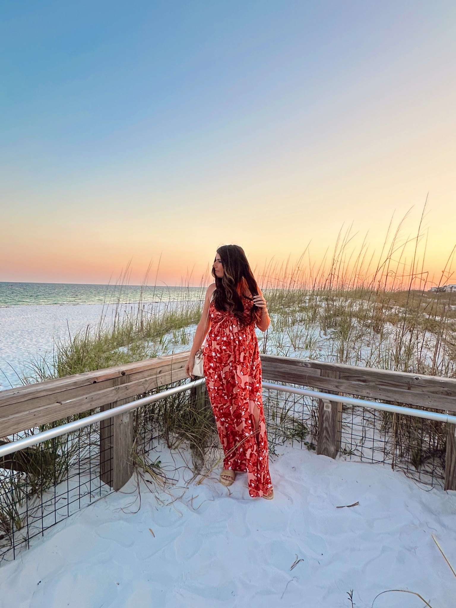 The perfect beach dinner dress! 🏝️



#LTKSwim #LTKFindsUnder100 #LTKSeasonal