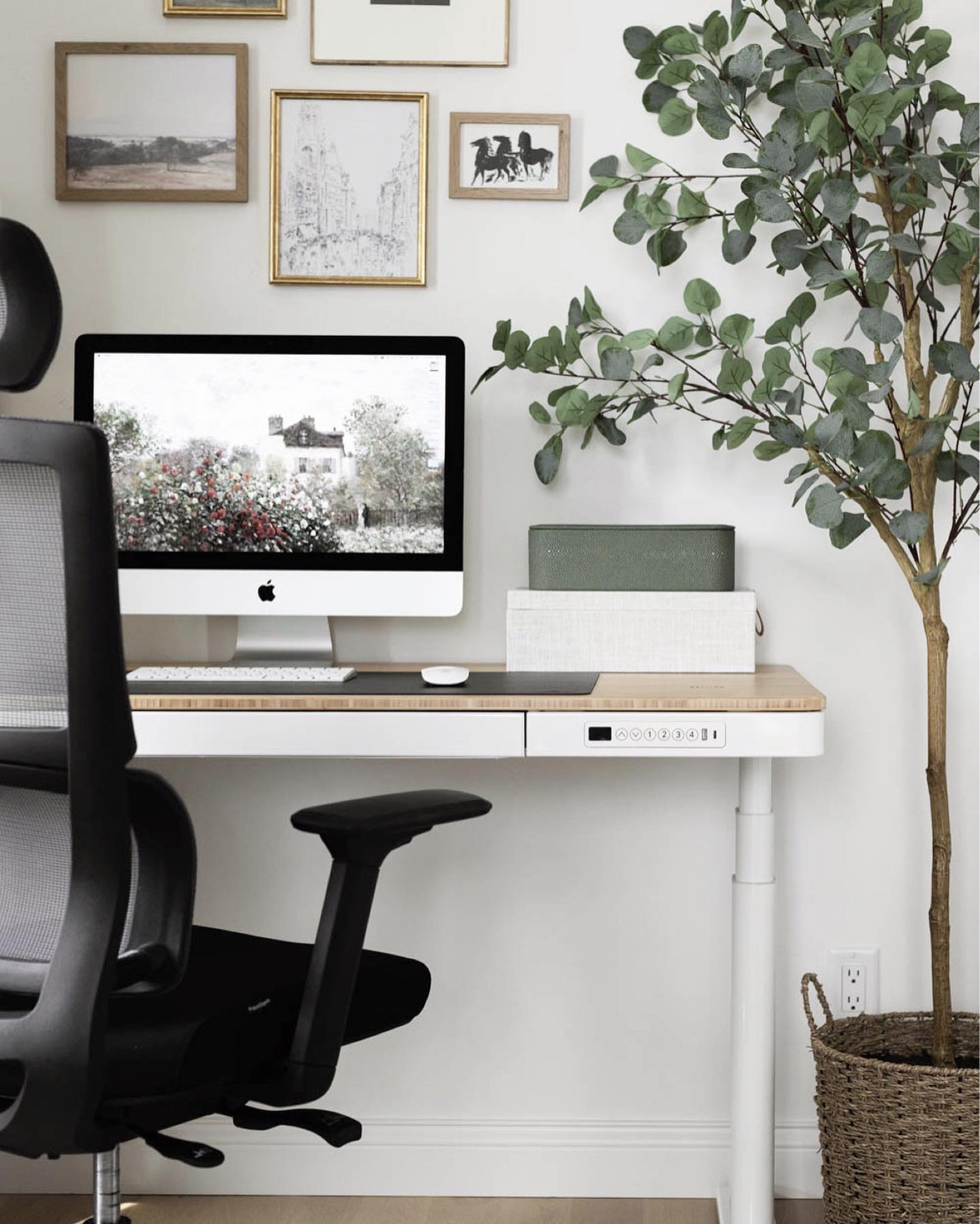 🎉🎉 Pocket Office Reveal Day 🎉🎉 when we were designing our house I knew I wanted a small space but I didn’t need anything major. Just a little space for my computers and camera equipment and this little room has turned out to be perfect for how I need it to be! Plus it’s a great place for kids to do homework when they need a computer. Or for my daughter to print off the next dessert recipe she wants to try ;) 

#LTKfamily #LTKhome #LTKunder50