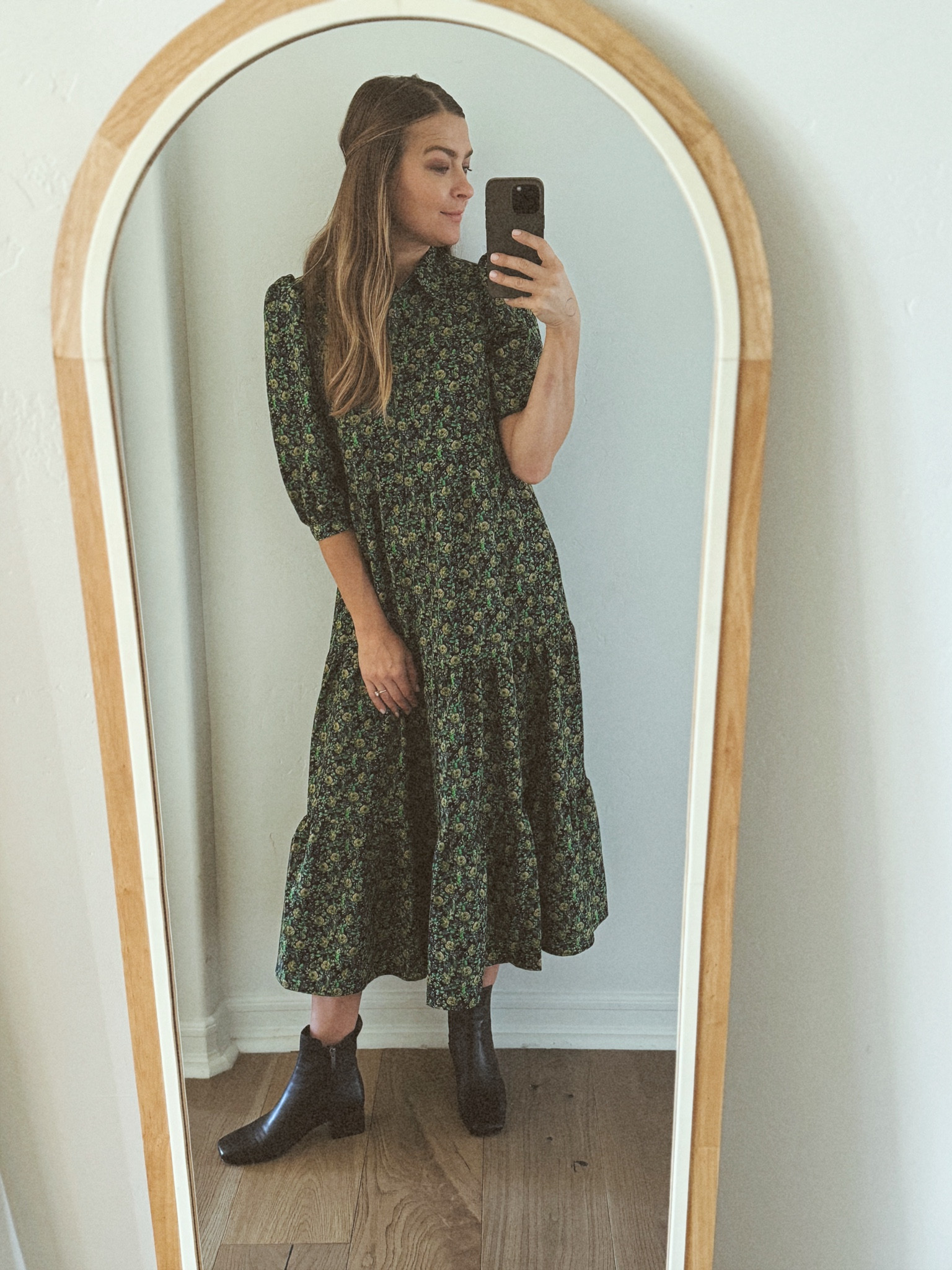 Fall green floral dress 🦚
Prairie, cottage-core, country long dress  
