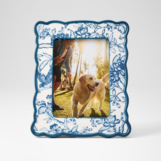 Sanderson Scalloped Ceramic Picture Frame | Mark and Graham