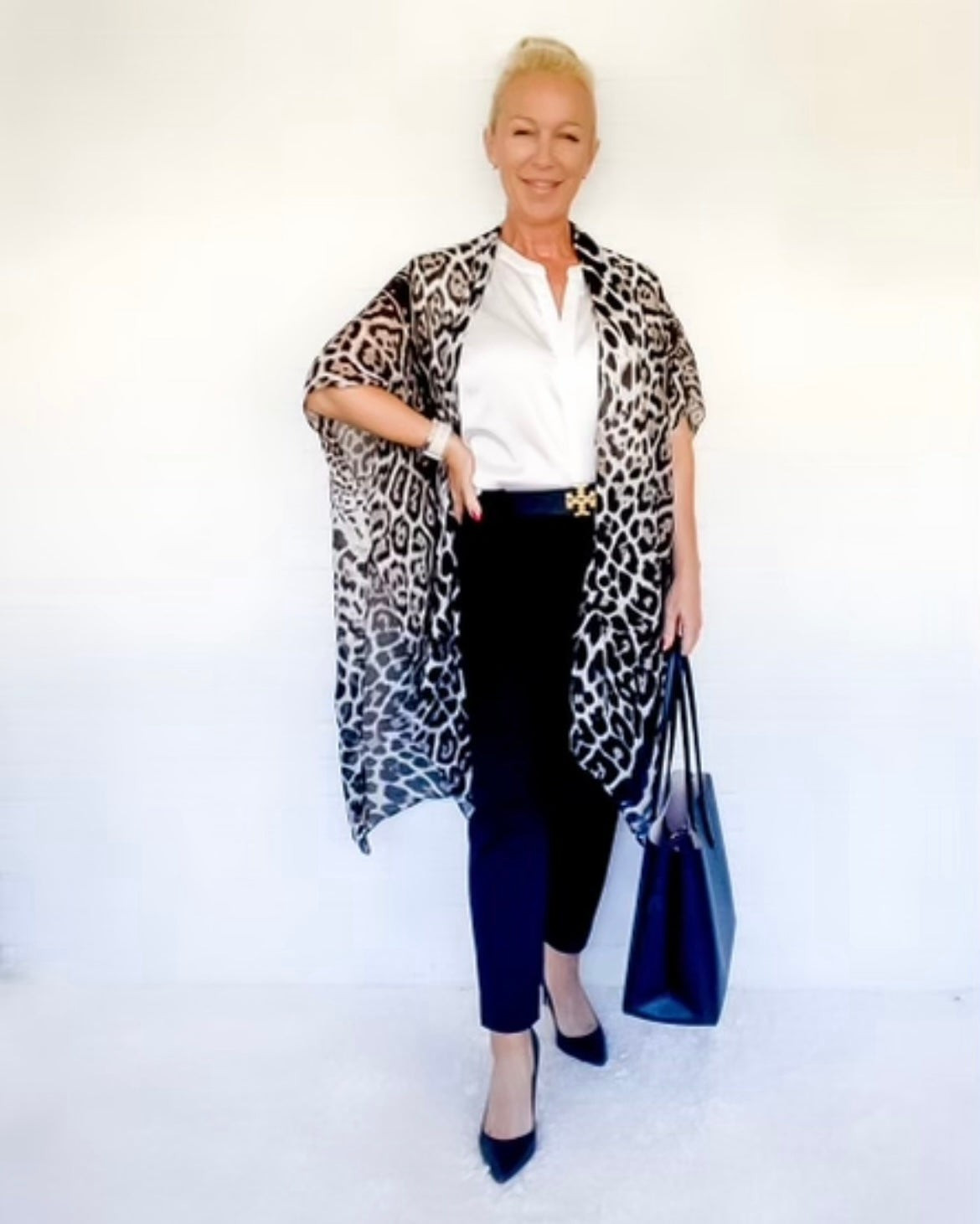 Spice Up Your Life Kimono In Black | Peppered with leopard