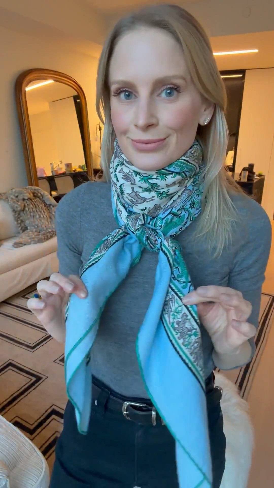 How I’ve been tying my Hermès cashmere 140 shawl lately! 