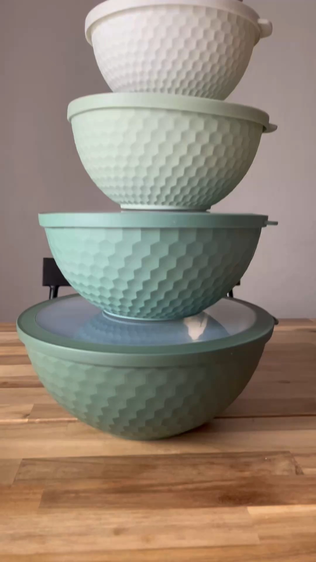 Ombré Mixing Bowl Set with Lids! Adorable, space-saving & practical! Great kitchen find! 

#LTKSpringSale #LTKHome #LTKFindsUnder50