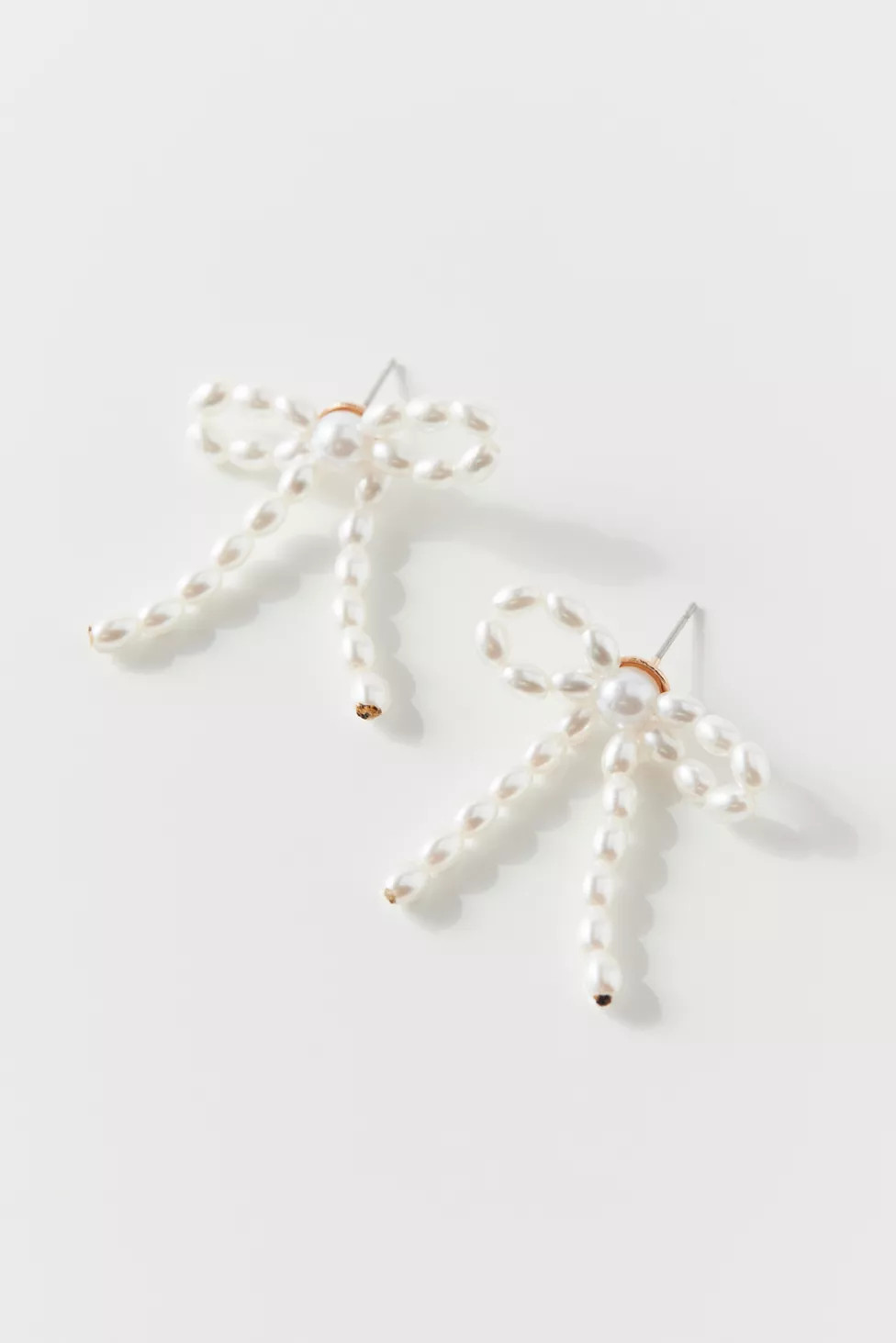 Pearl Bow Earring | Urban Outfitters (US and RoW)