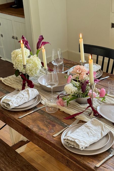 Dining table set up for birthday party and brunch 

Dish set & wine glasses are from Fable, use code ALLISONK10 