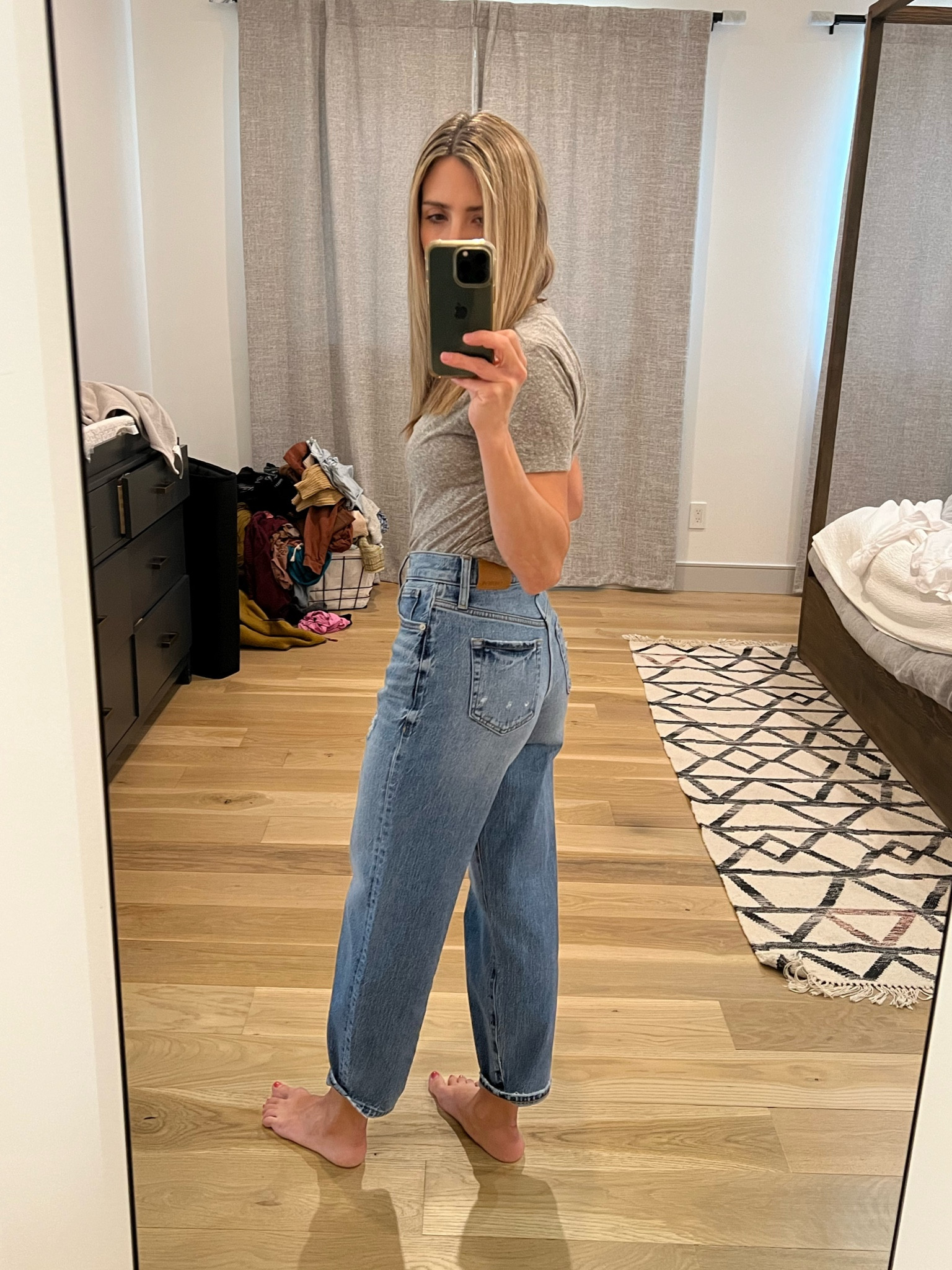 ✨ favorite new denim ✨ true to size in my opinion and love this relaxed barrel look in the most perfect wash.

#LTKstyletip