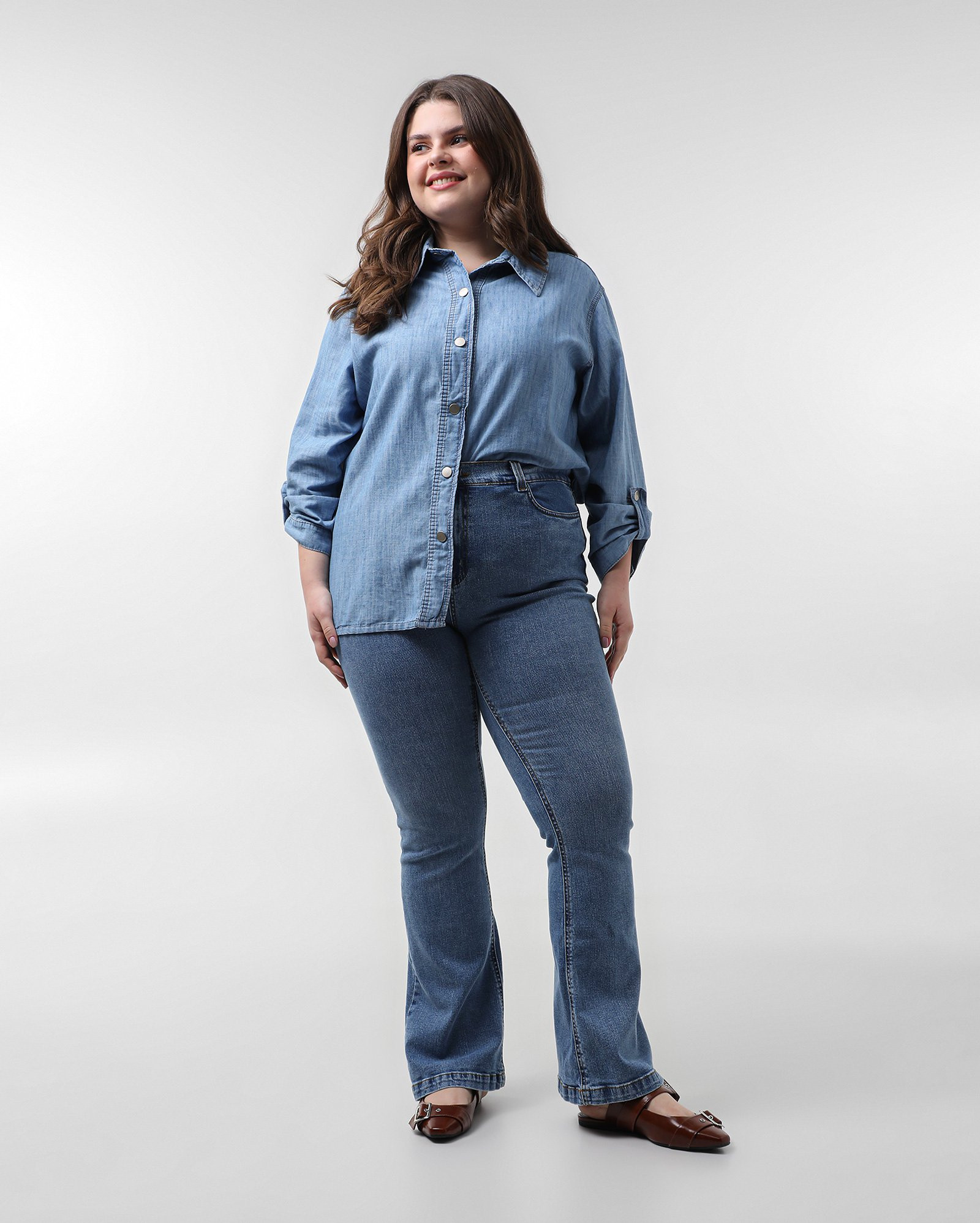 Calça jeans plus size feminina reta tradicional denim médio | Pool Jeans | Riachuelo (BR)