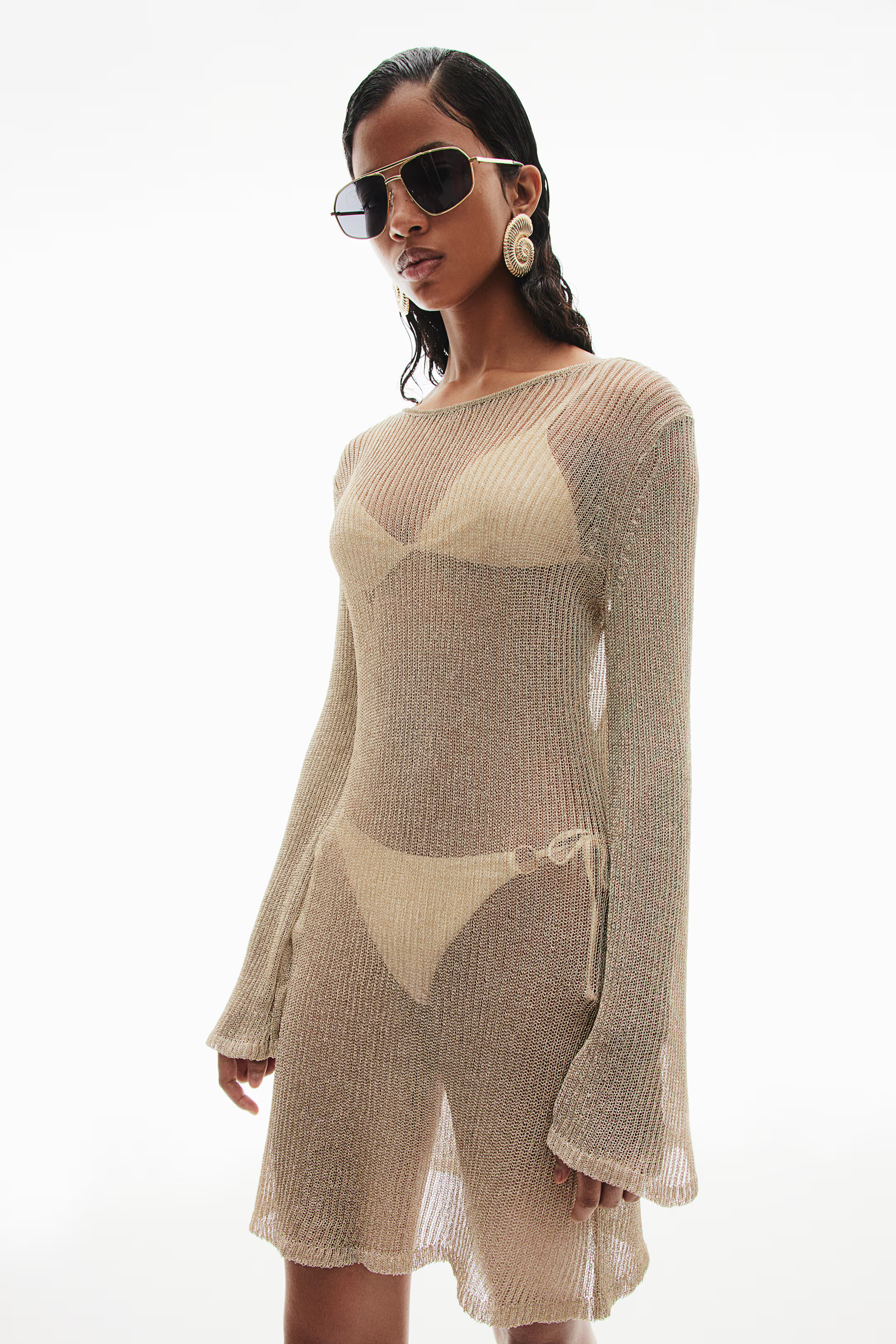 Rückenfreies Strickkleid - Rundausschnitt - Langarm - Goldfarben - Ladies | H&M AT | H&M (DE, AT, CH, NL, FI)