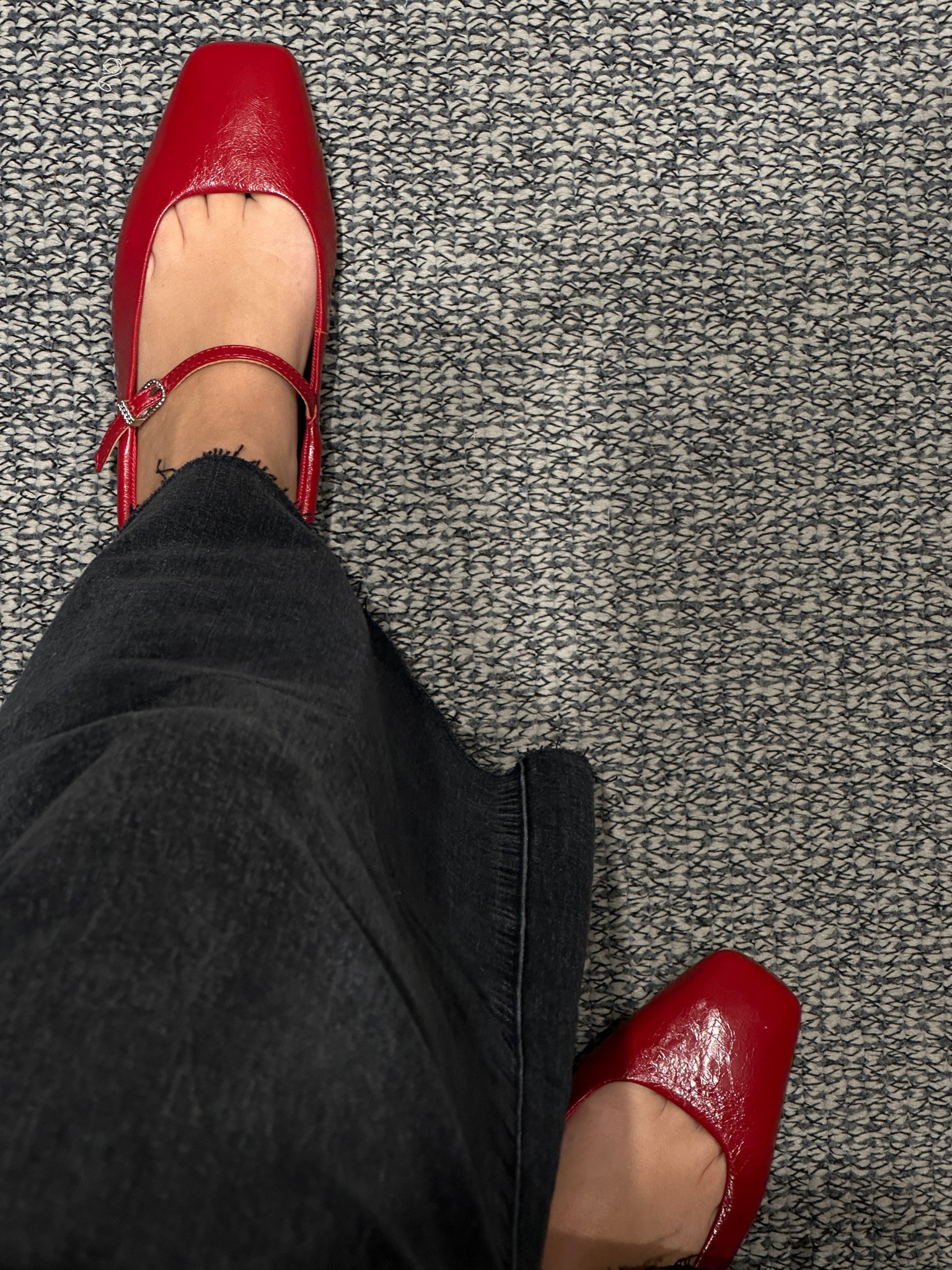 Red Mary Jane flats and black wide leg jeans = dream combo ❤️



#LTKSeasonal #LTKGiftGuide #LTKHoliday