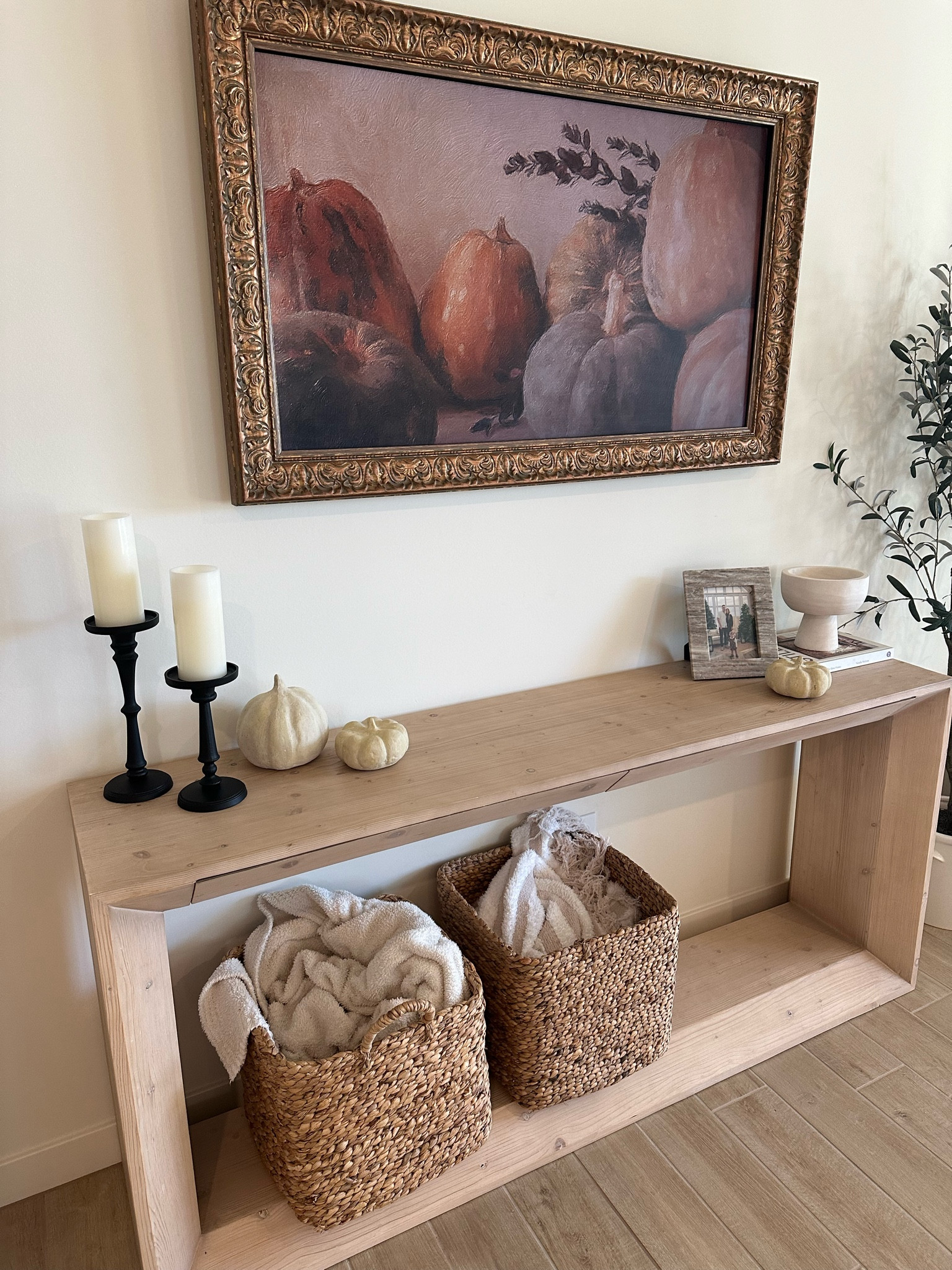 Fall decor in full swing!! 🍂 

#LTKHome #LTKSeasonal