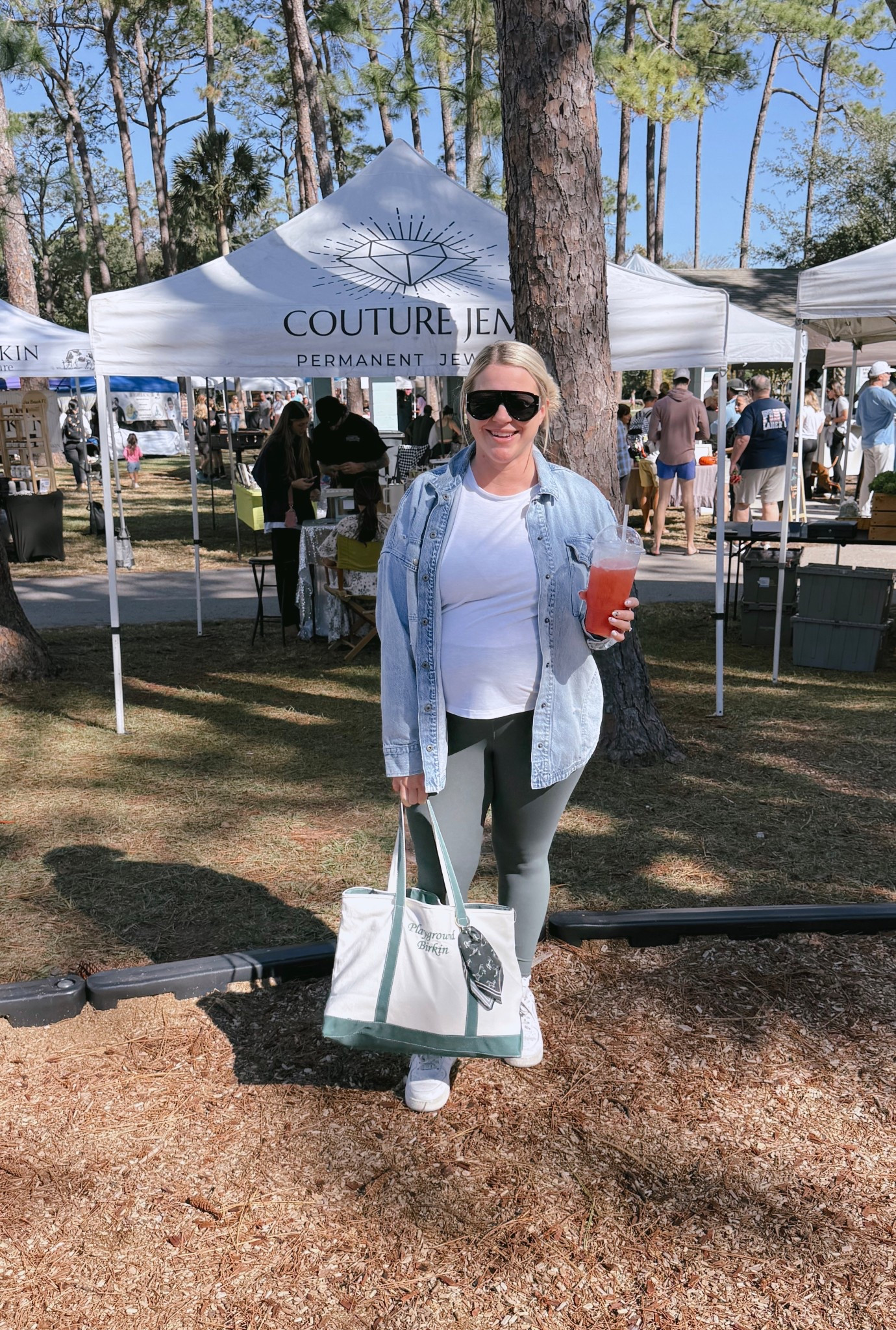 Farmer’s Market season. 


Mom style, fall outfit, fall style, tote bag, boat and tote dupe, leggings, denim jacket 

#LTKStyleTip #LTKSeasonal