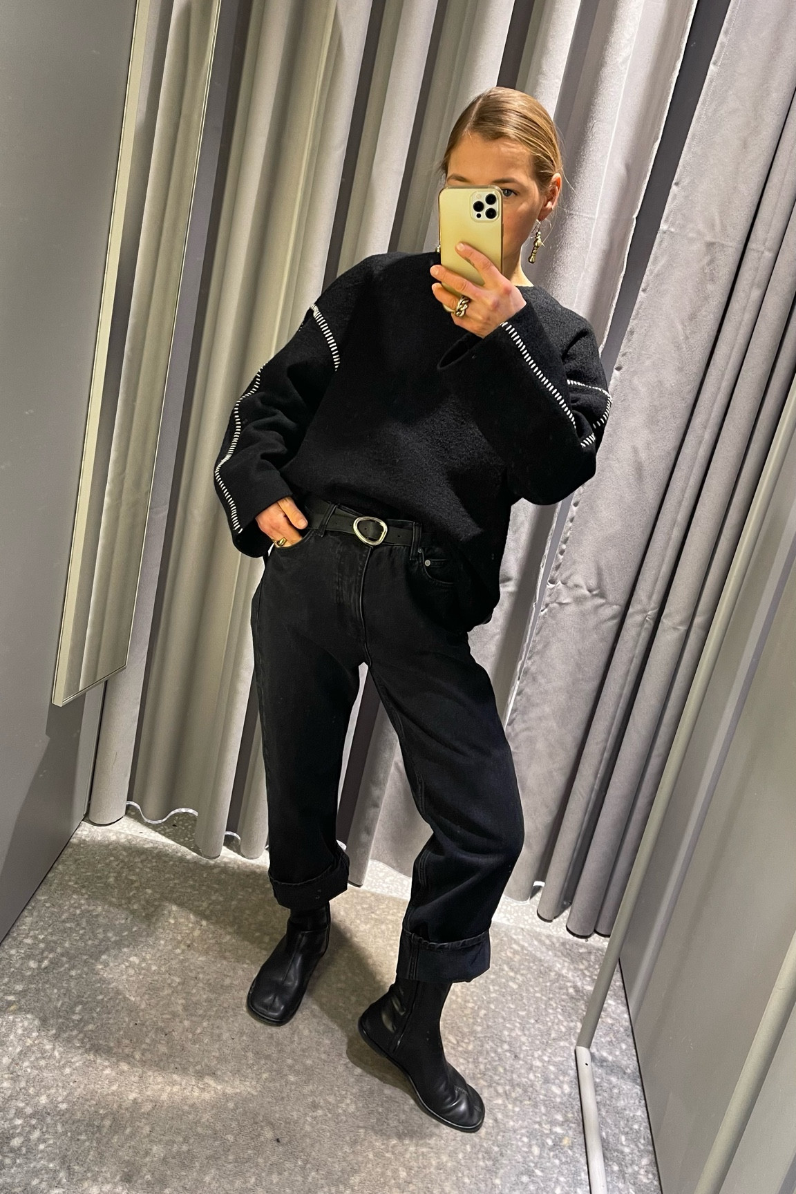 The black denim jeans 
#denim #jeans #arket #arketdenim #denimpants #arketnewnow #blacksweater #woolsweater #oversizedsweater #woolsweater #newnow #outfitoftheday #outfitlook #lookoftheday #sunday #blackdenimjeans #oversizedjeans 

#LTKstyletip #LTKFind #LTKunder100