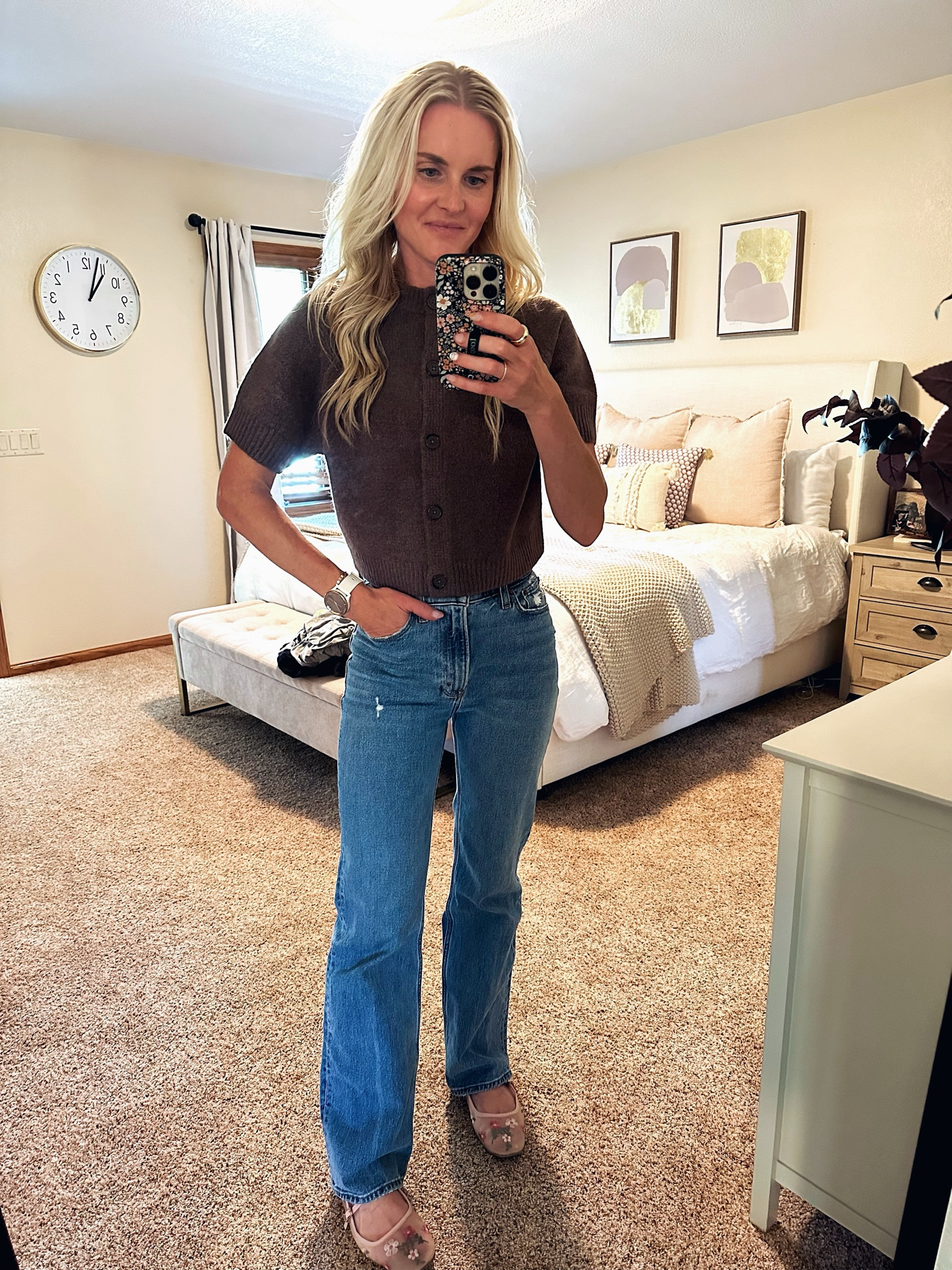 • fall chocolate brown sweater from Target for $25  🍂🤎
(wearing a small--could have done the XS as well, but I like the fit of one size up)

• my all-time favorite jeans from Abercrombie that fit like a glove and are on sale for $54 with the code: AFLTK





#LTKSeasonal #LTKOver40 #LTKFallSale