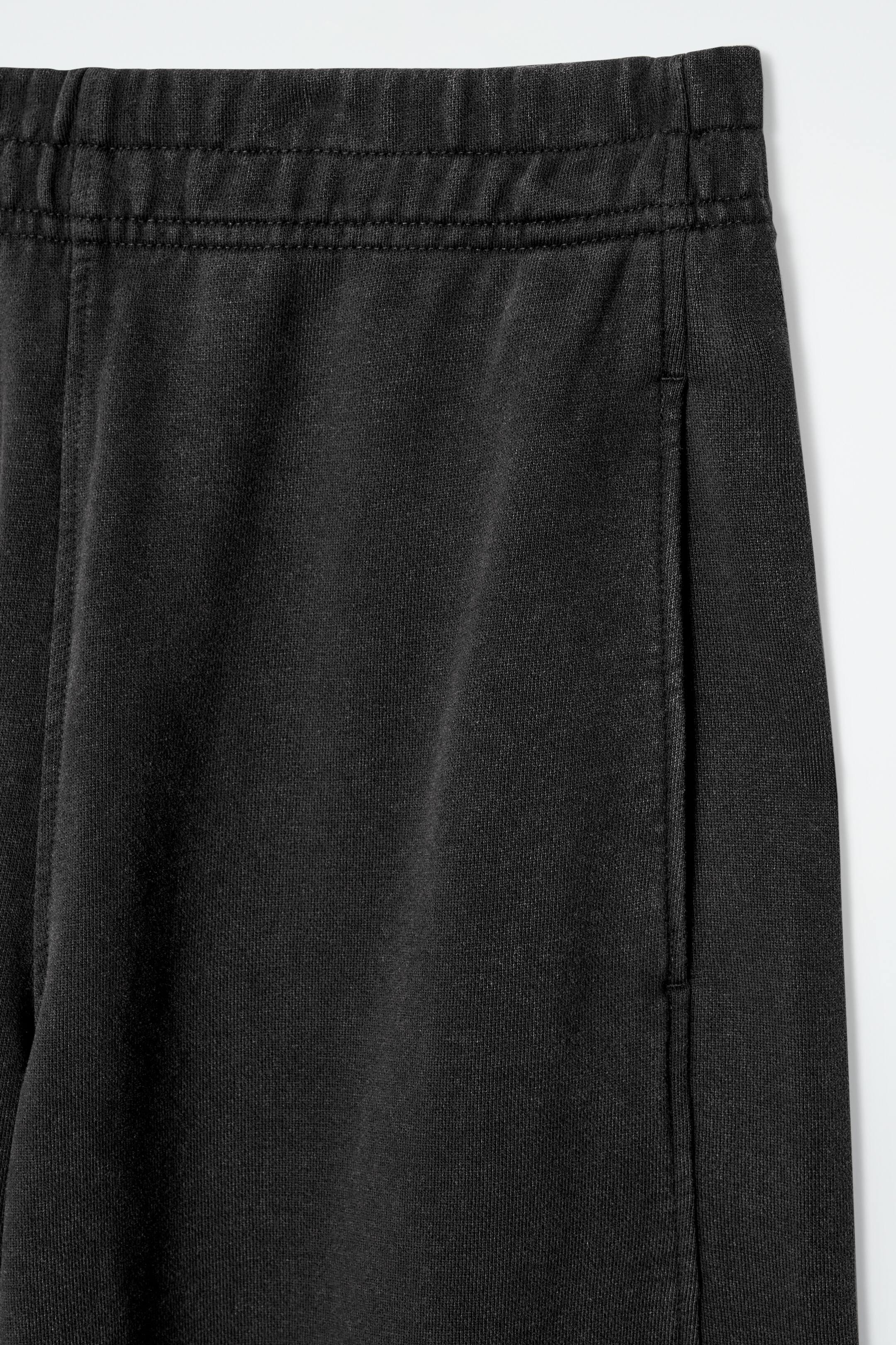 BARREL-LEG JOGGERS | H&M (UK, MY, IN, SG, PH, TW, HK)