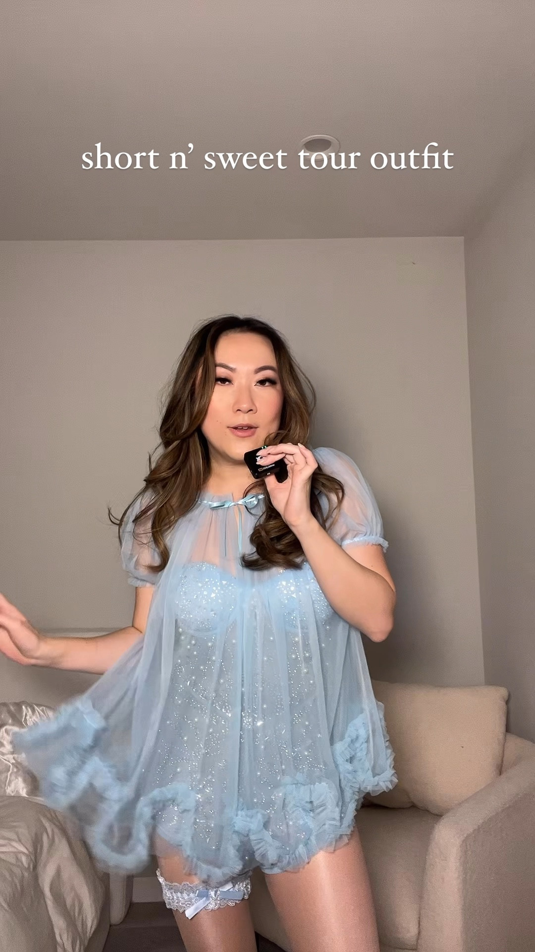 short n sweet tour outfit details!! got a custom babydoll dress from etsy seller


#sabrinacarpenter #concert #outfitideas #halloweencostume 