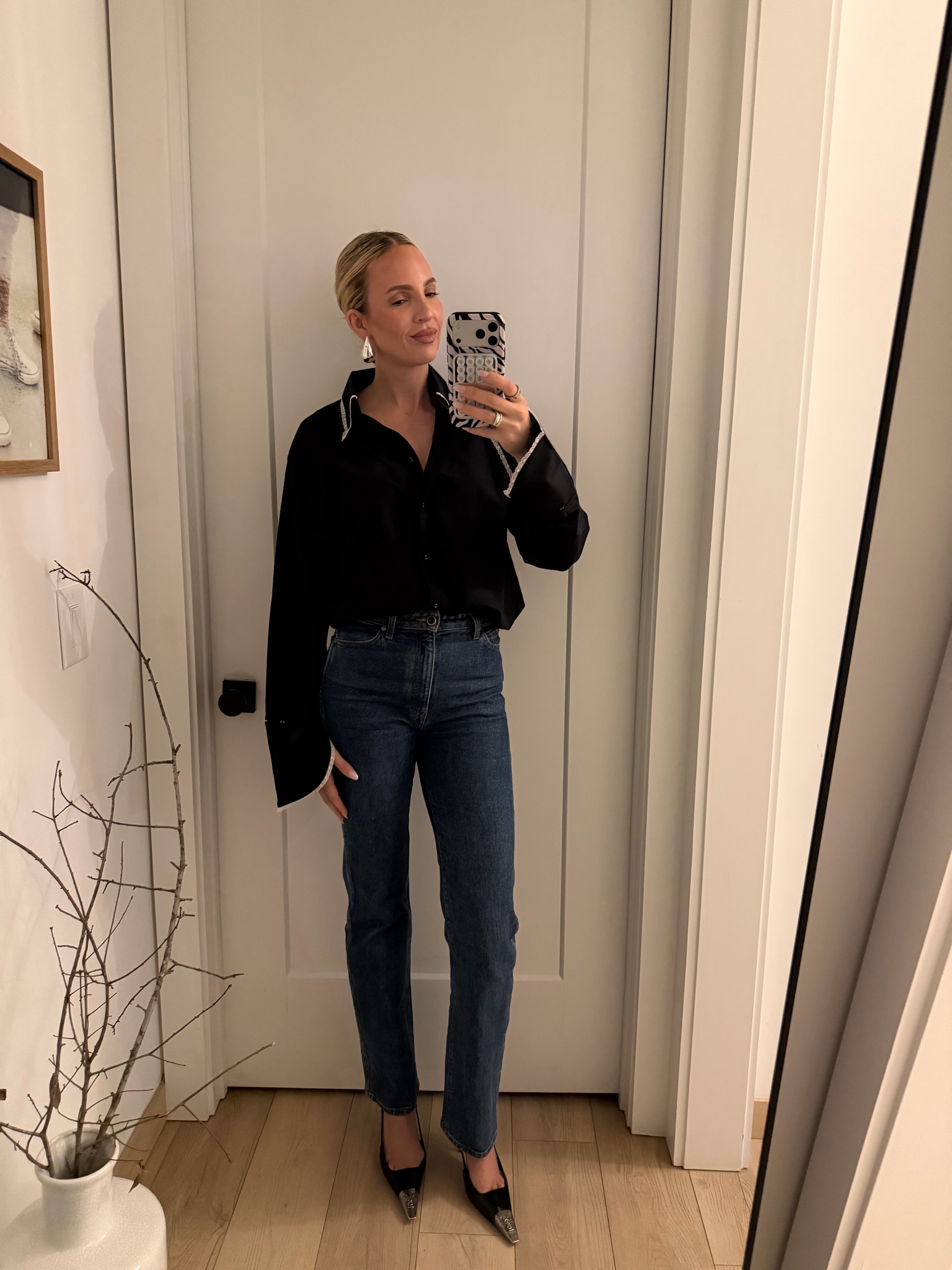 Wearing a small in the top, jeans run Tts ￼

#LTKdayinmylife #LTKOver40 #LTKTall