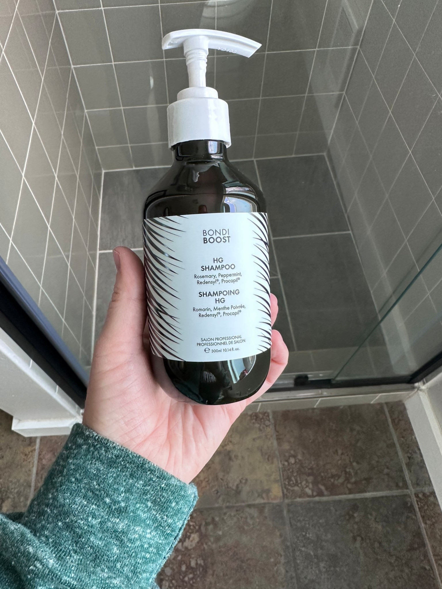 ✨ Thinning hair must-have → Bondi Boost HG Shampoo! I’ve noticed way less shedding + shinier, healthier strands. Clean ingredients, scalp-loving, and definitely worth the hype. #BondiBoost #HairCareFavorites #LTKbeauty

#LTKBeauty #LTKSeasonal #LTKFindsUnder50