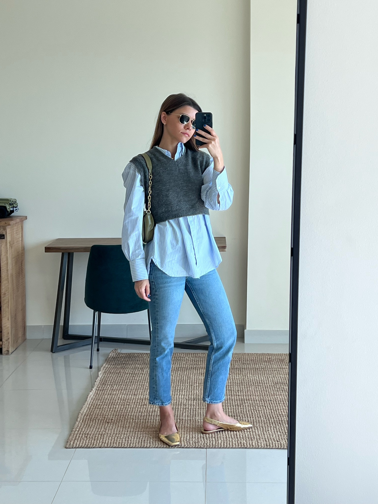 December outfits, school concert outfit, shirt and jeans 

#LTKaustralia #LTKSeasonal #LTKworkwear