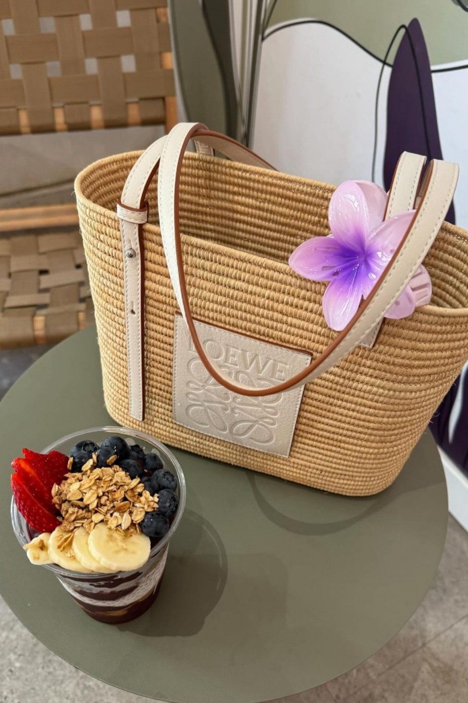 a holiday essential 🌺