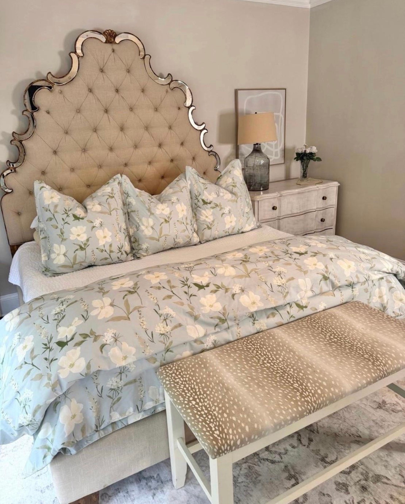 If you're in need of a bedroom refresh but you're looking for something with made from organic materials, Here you go! It's so hard to find cute patterns while also keeping your bedroom Lo-tox!

#LTKHome