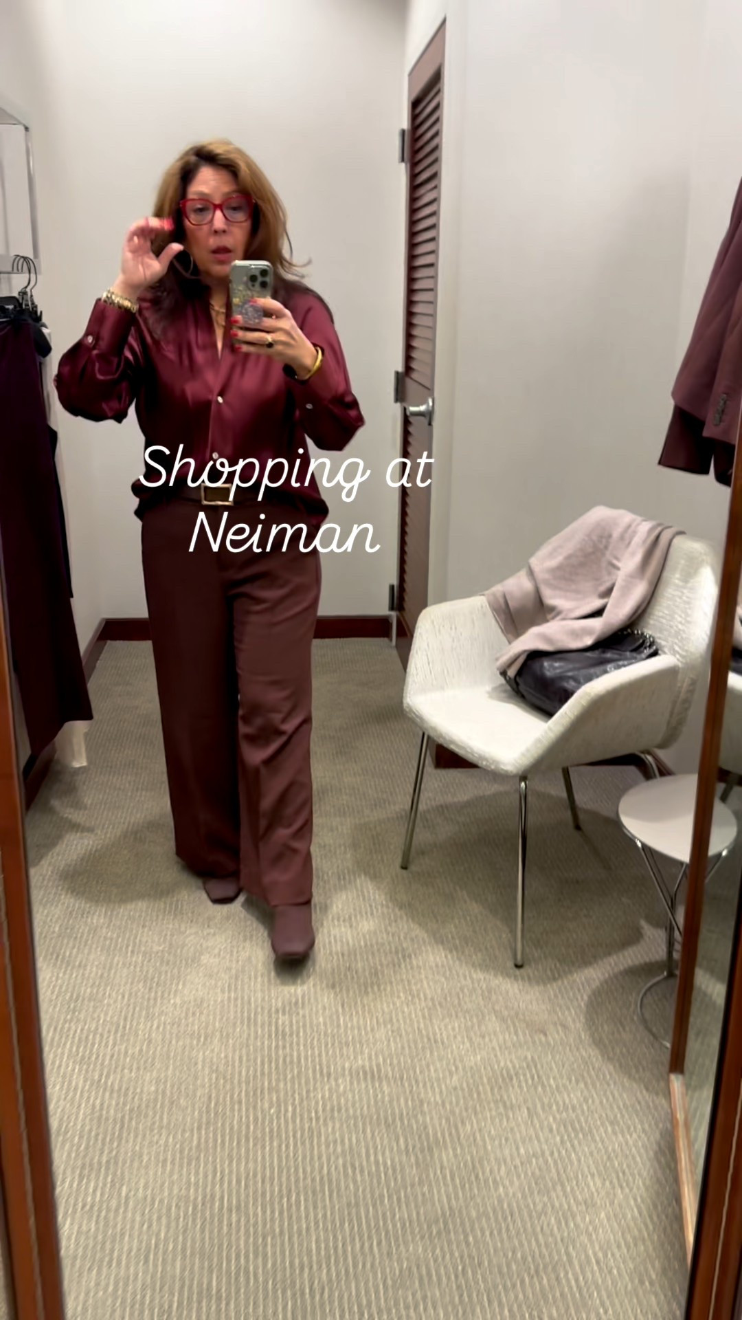Trying to on a new blouse at Neiman Marcus

I am a wardrobe stylist, mom of two boys (really men), a wife, and post menopausal woman in business who is 14/16 on the bottom, a L on top and I am 5’4”. 
I have been every thing from a size 10-18+

#LTKdayinmylife #LTKWorkwear #LTKstorytime
