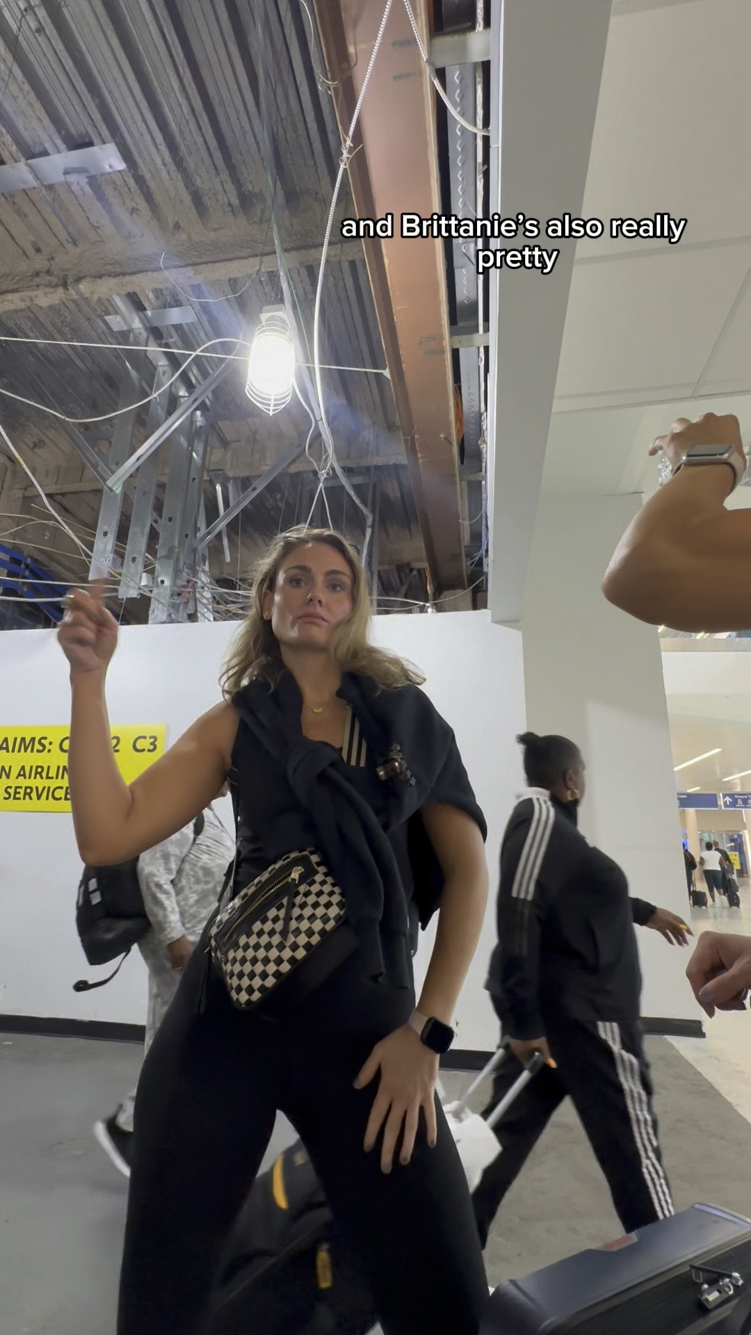 Just wanted to show you guys my purse cause it’s cute and inexpensive 

#LTKVideo #LTKTravel #LTKU