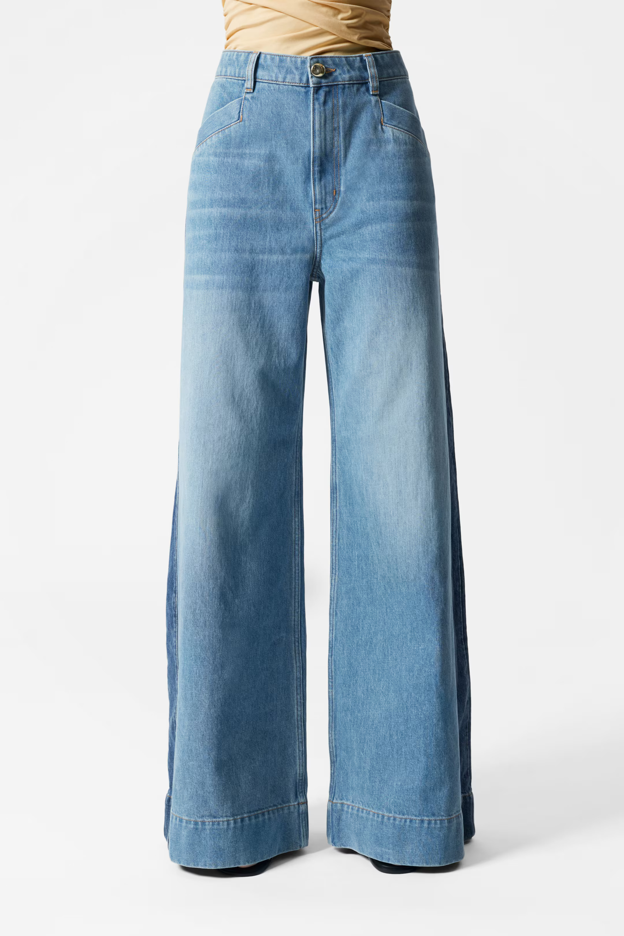 Jeans met wijde pijpen | H&M (DE, AT, CH, NL, FI)