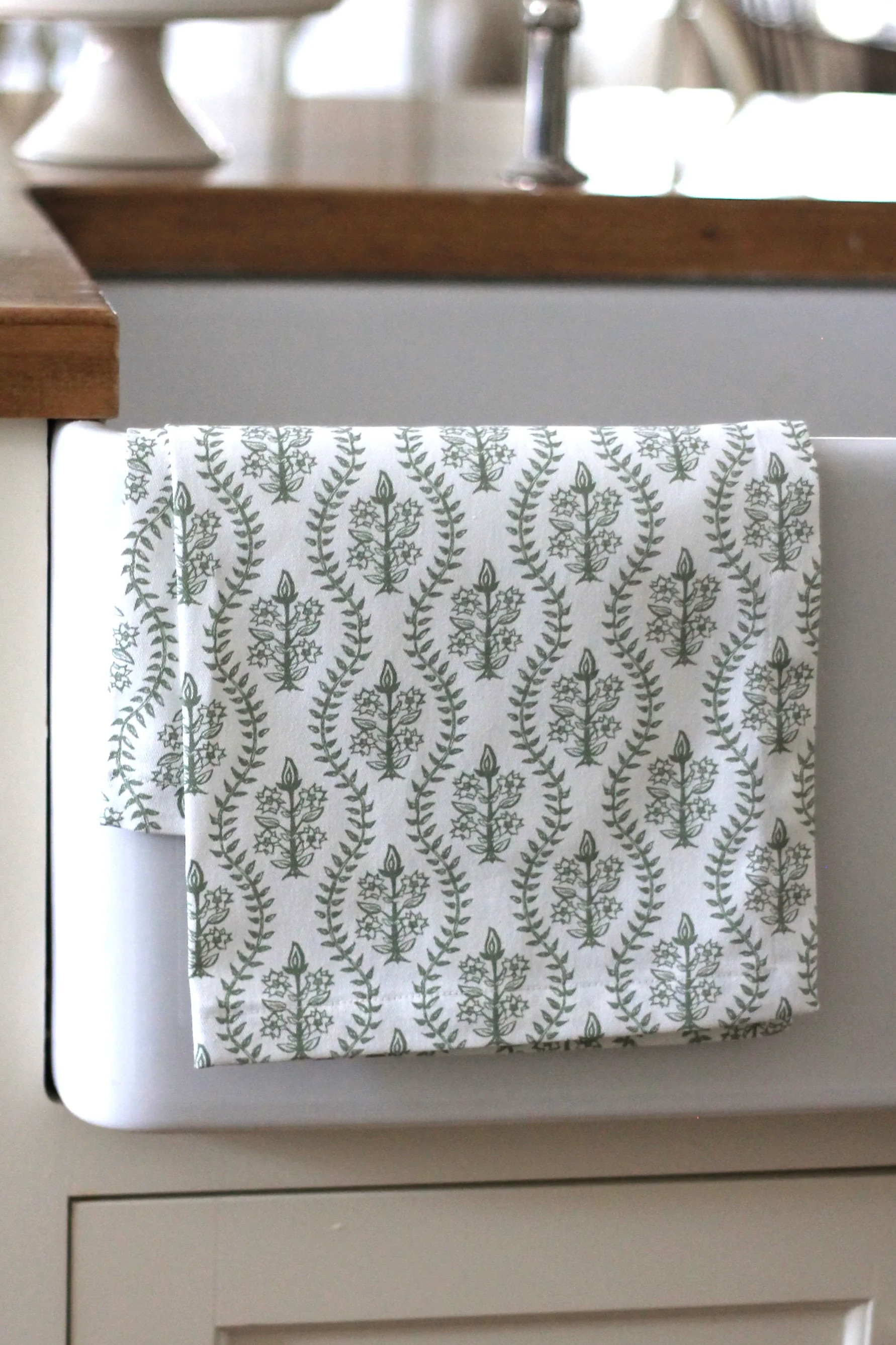 Scalloped Dahlia Spruce Tea Towels | JSH Home Essentials