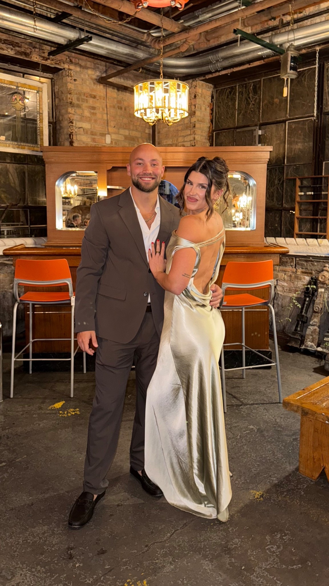 Size small- stunning dress and high quality !