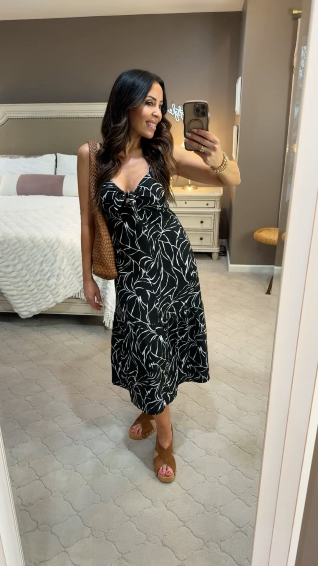Did someone say $25?! 👗 I’m obsessed with this new summer find from Walmart. It’s the perfect example of how the right print can elevate your look without breaking the bank. It has a beautiful flow, adjustable straps, and yes—it has pockets!
Which way would you style this: with wedges for brunch or flat sandals for a beach day? Let me know in the comments! 👇✨
#walmartstyle

#LTKOver40